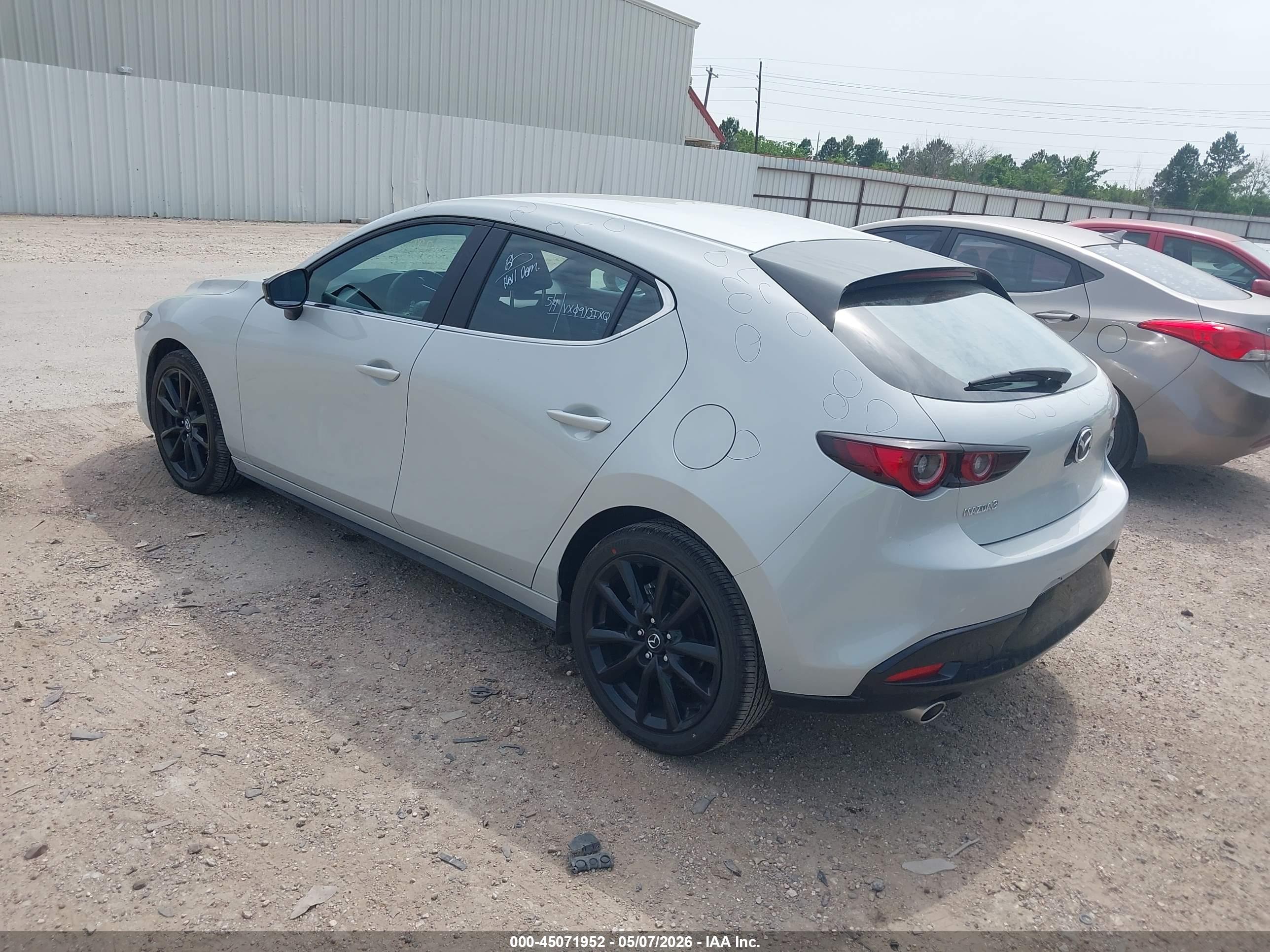 MAZDA MAZDA3 image 3
