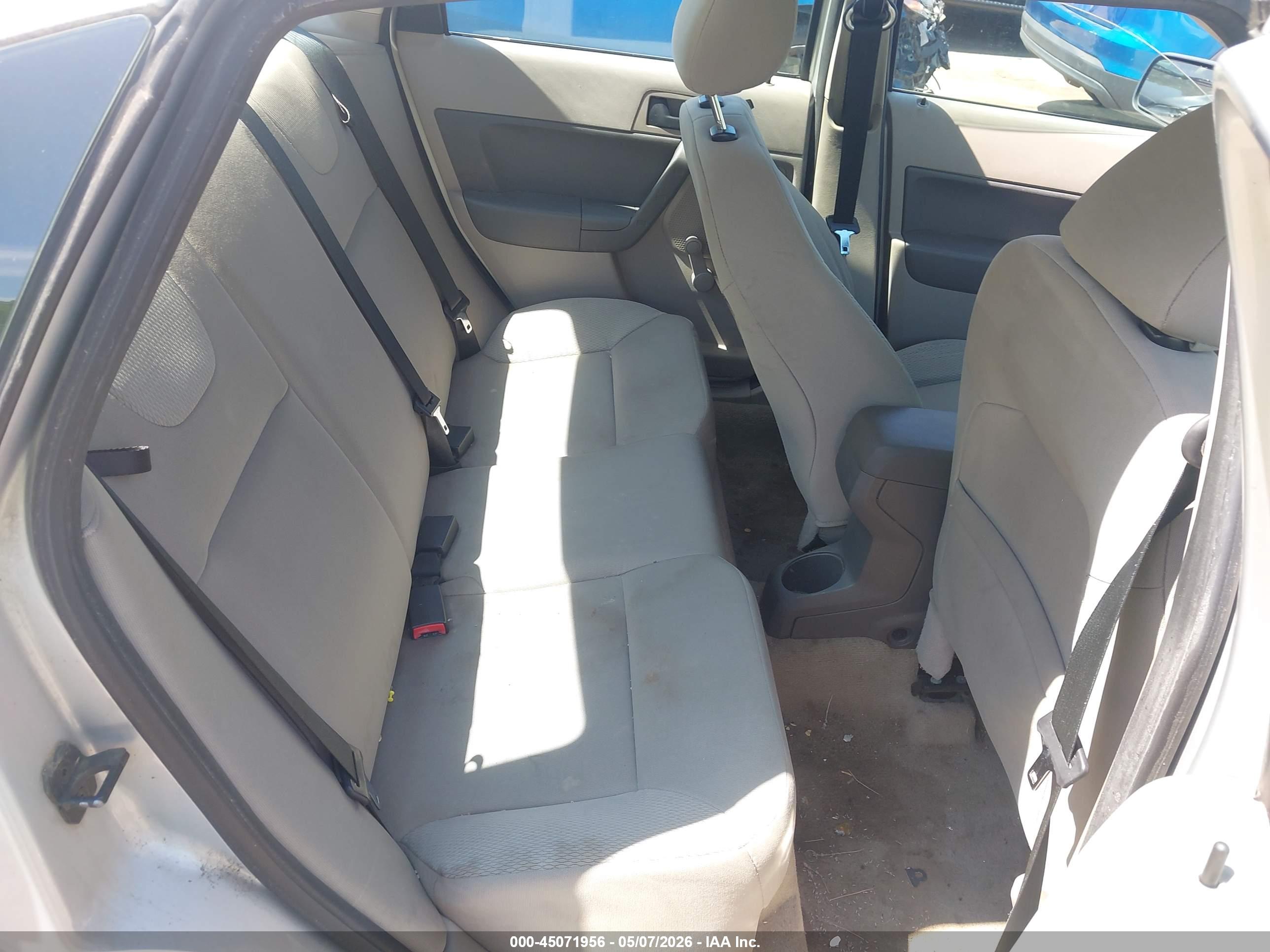 FORD FOCUS image 8