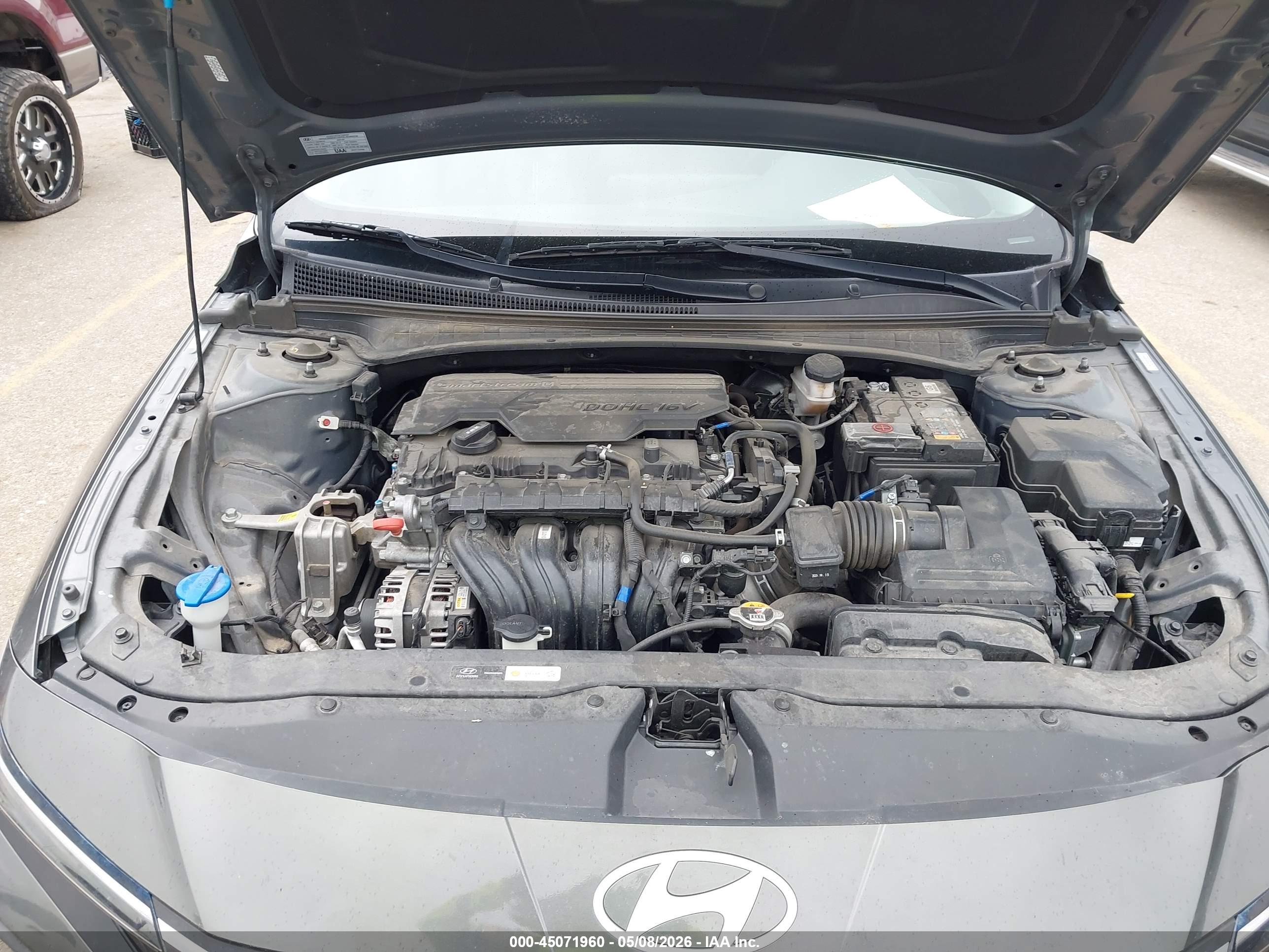HYUNDAI ELANTRA image 10