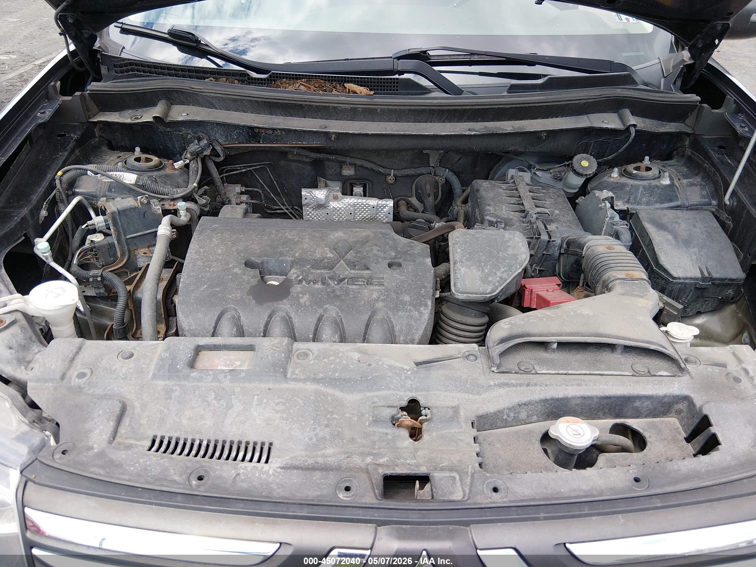 MITSUBISHI OUTLANDER image 10
