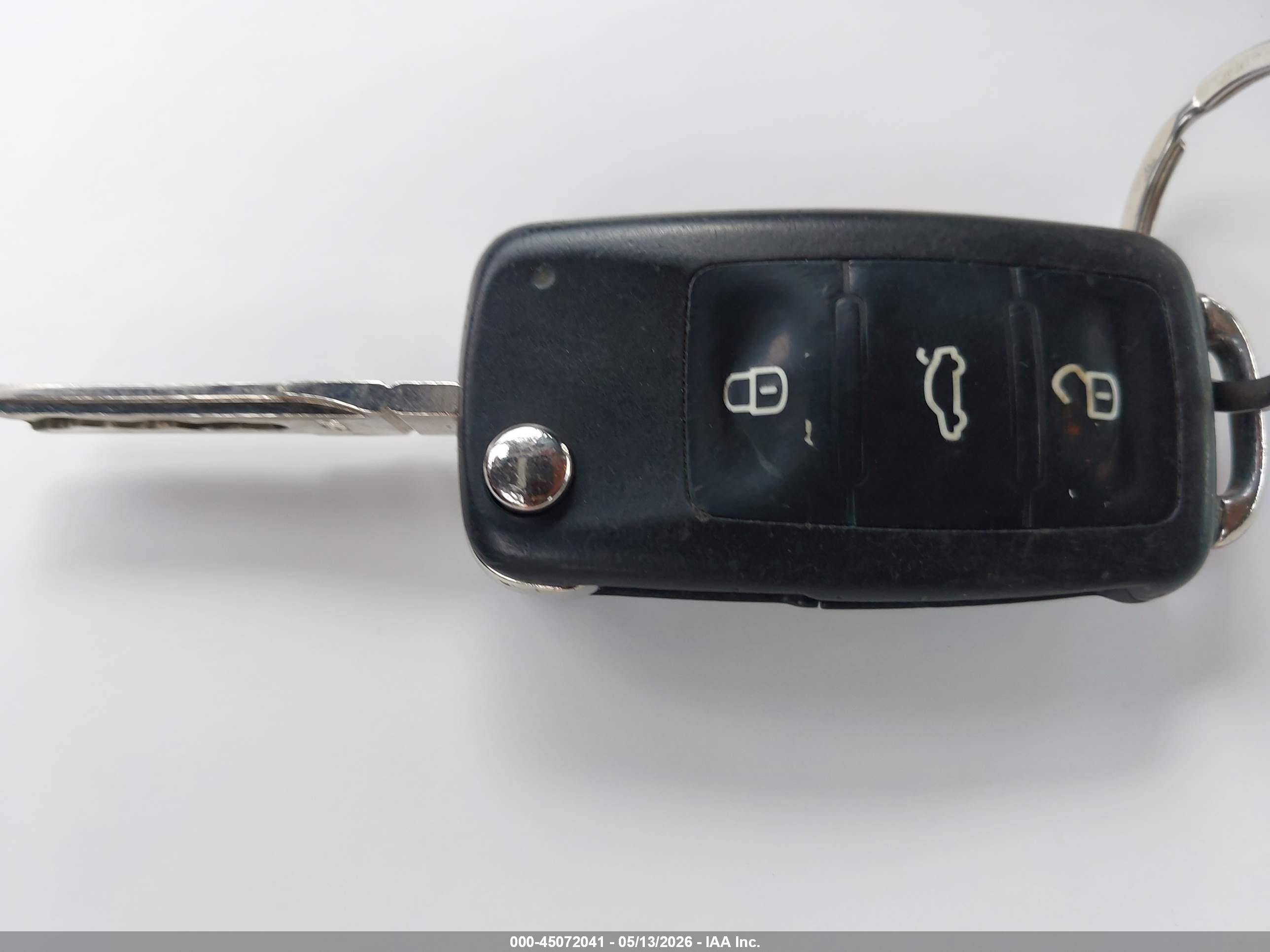 VOLKSWAGEN PASSAT image 11