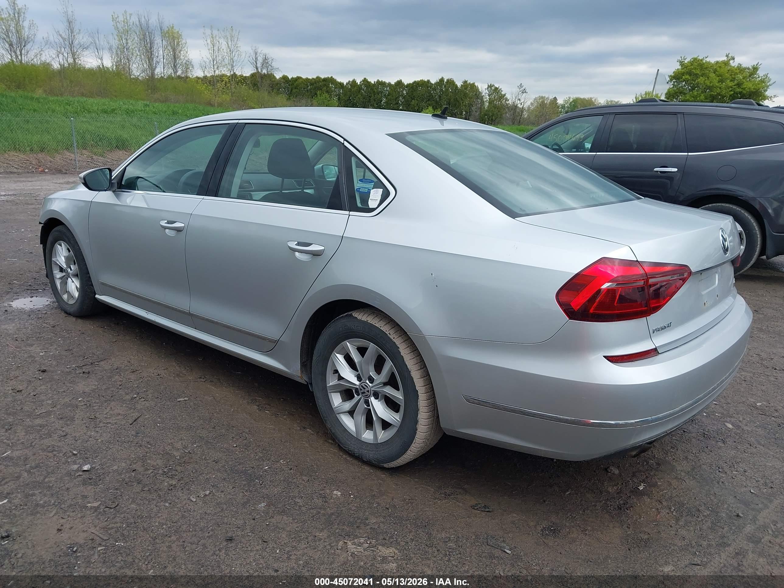 VOLKSWAGEN PASSAT image 3