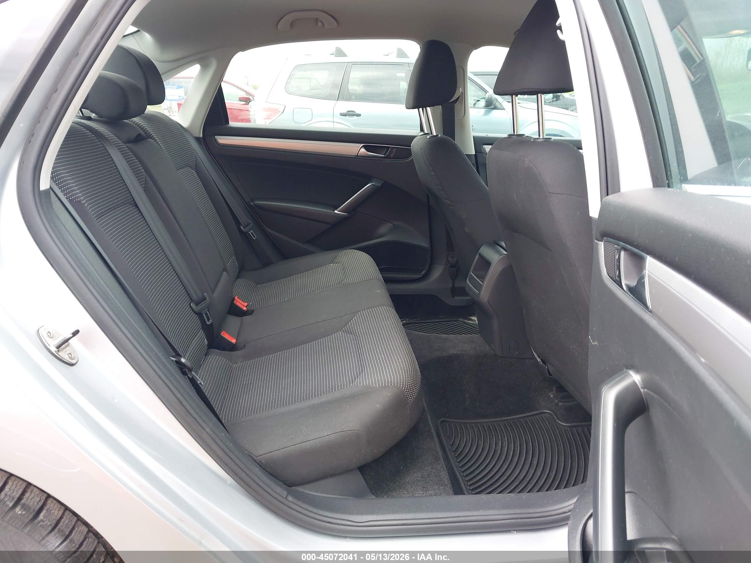 VOLKSWAGEN PASSAT image 8