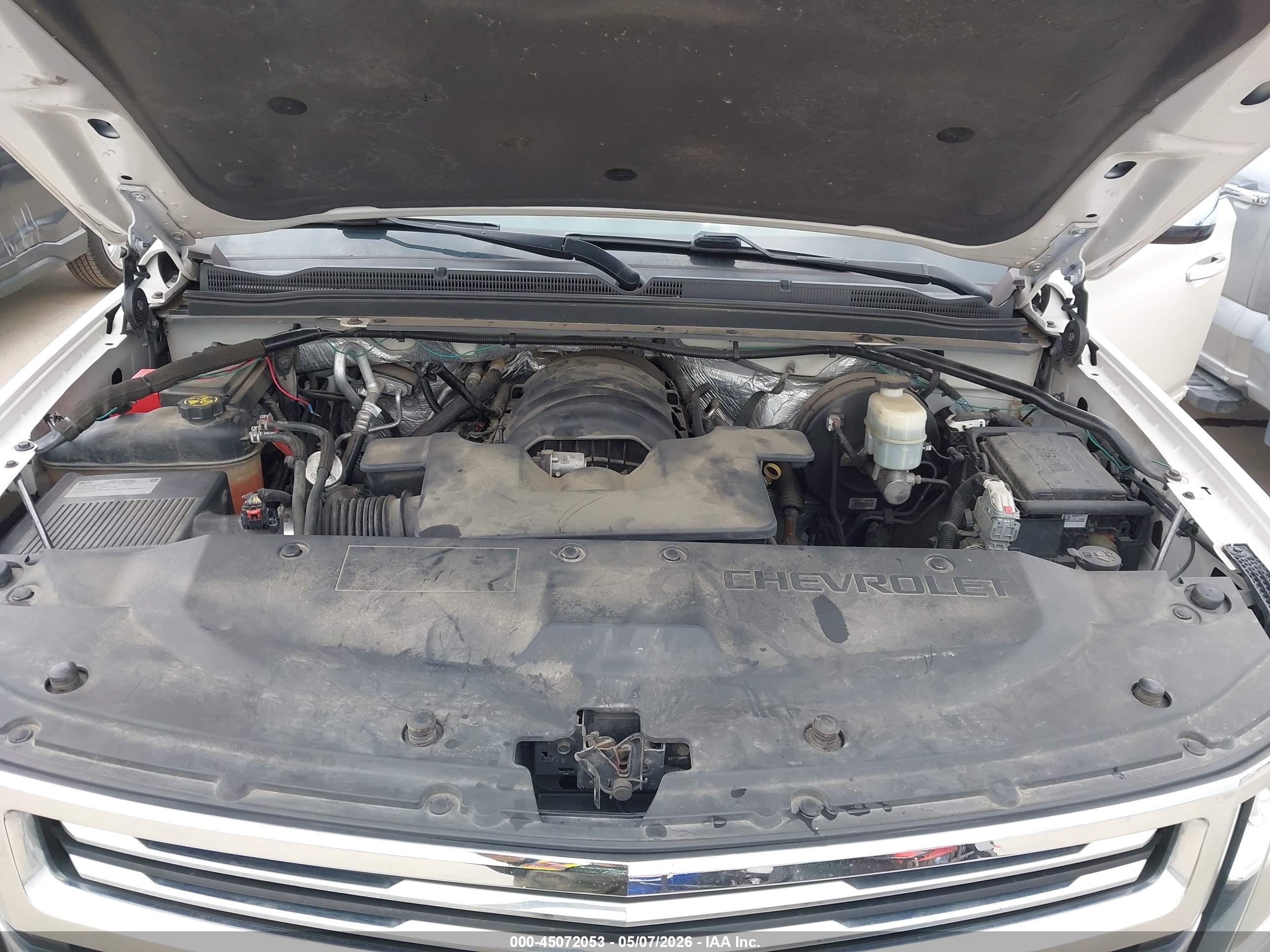 CHEVROLET SUBURBAN image 10