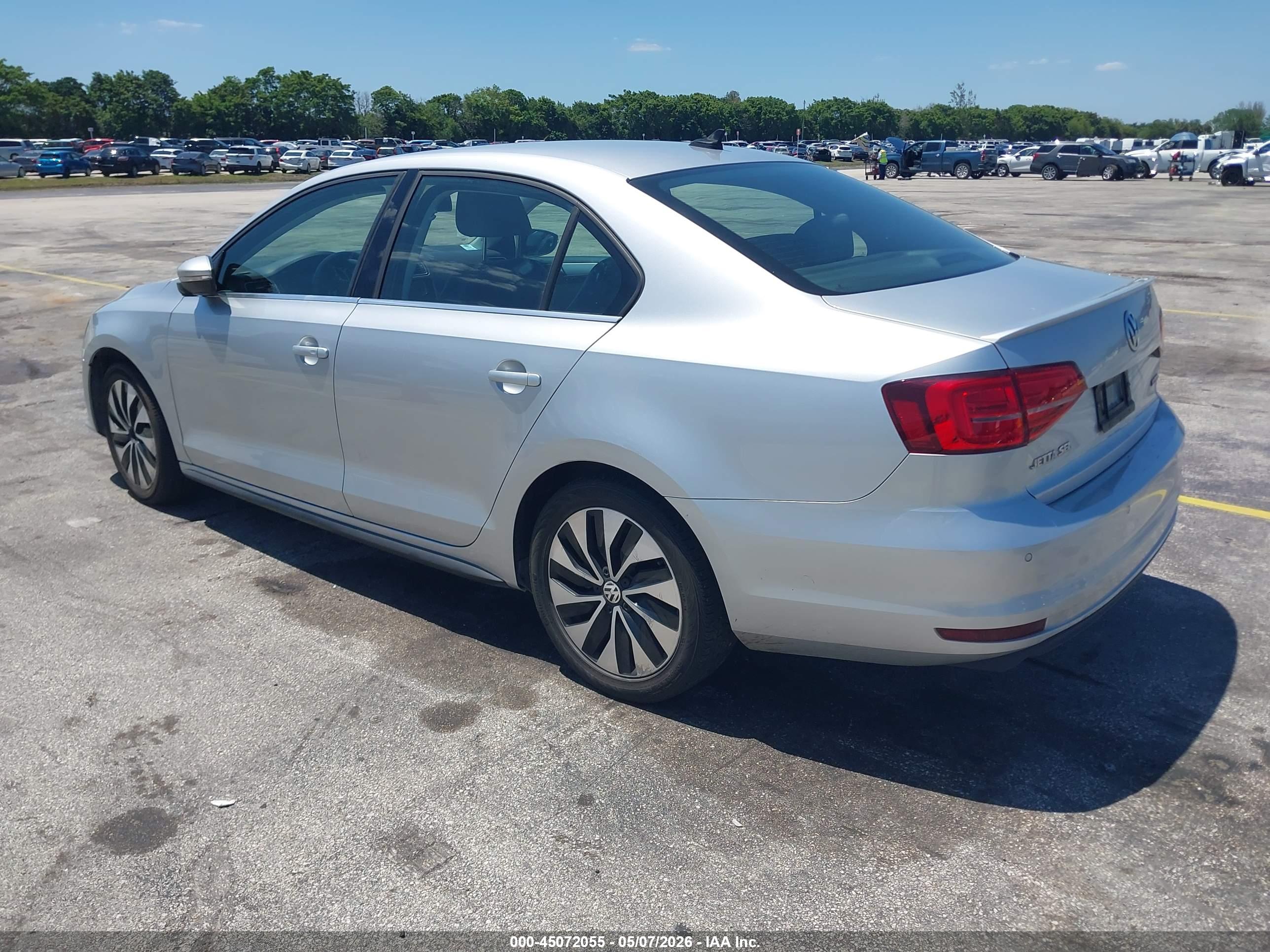 VOLKSWAGEN JETTA image 3