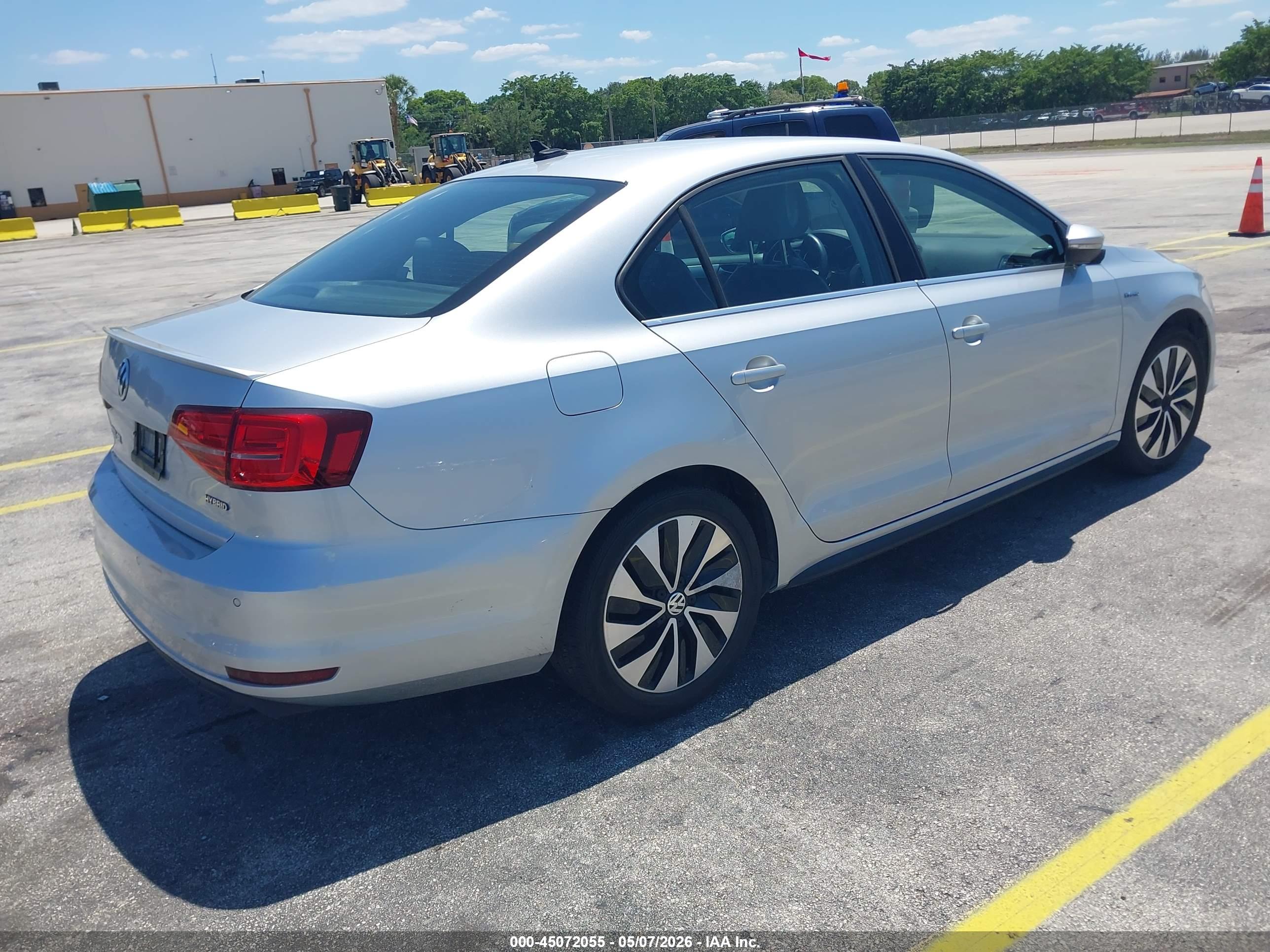 VOLKSWAGEN JETTA image 4