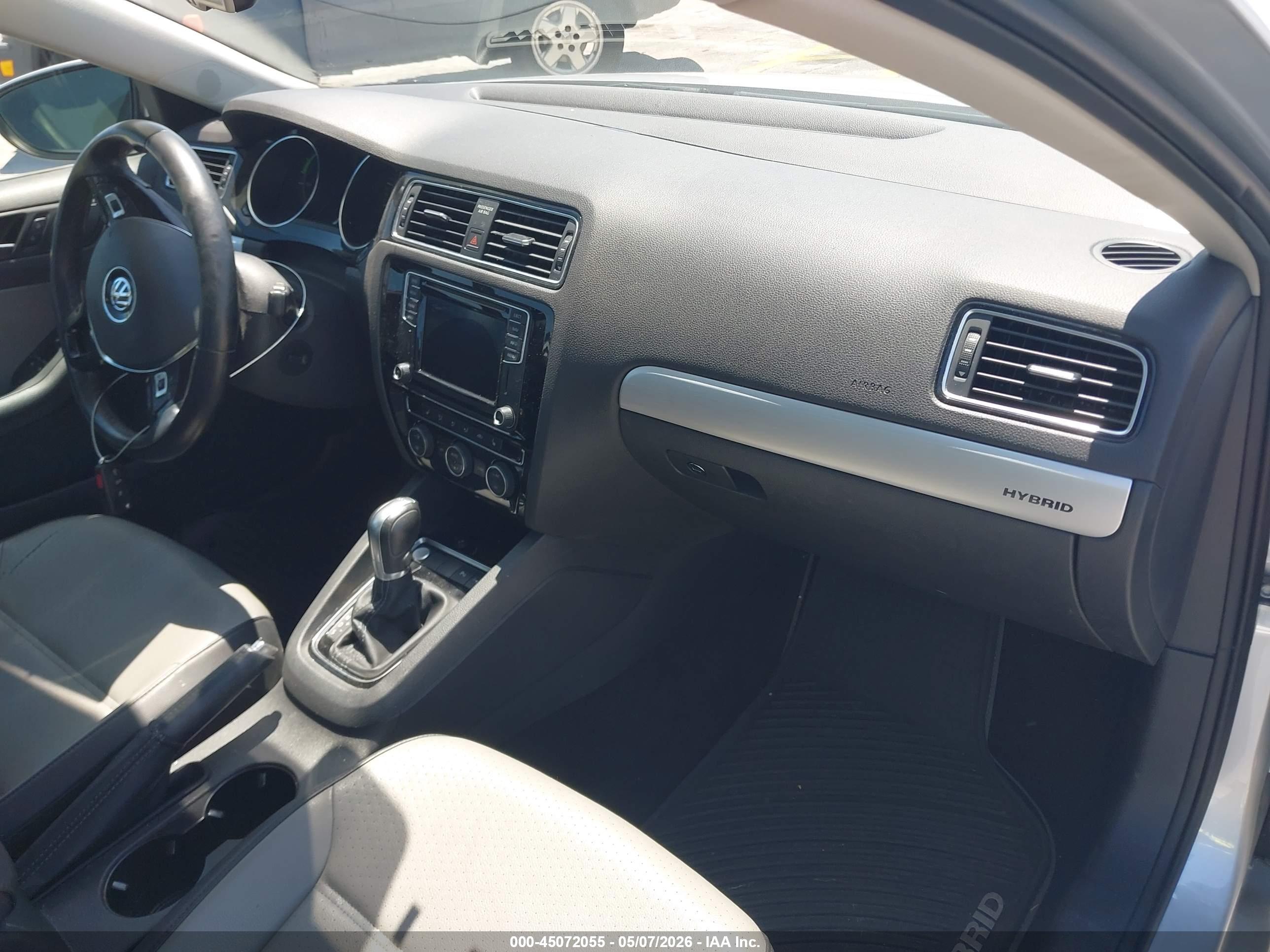 VOLKSWAGEN JETTA image 5