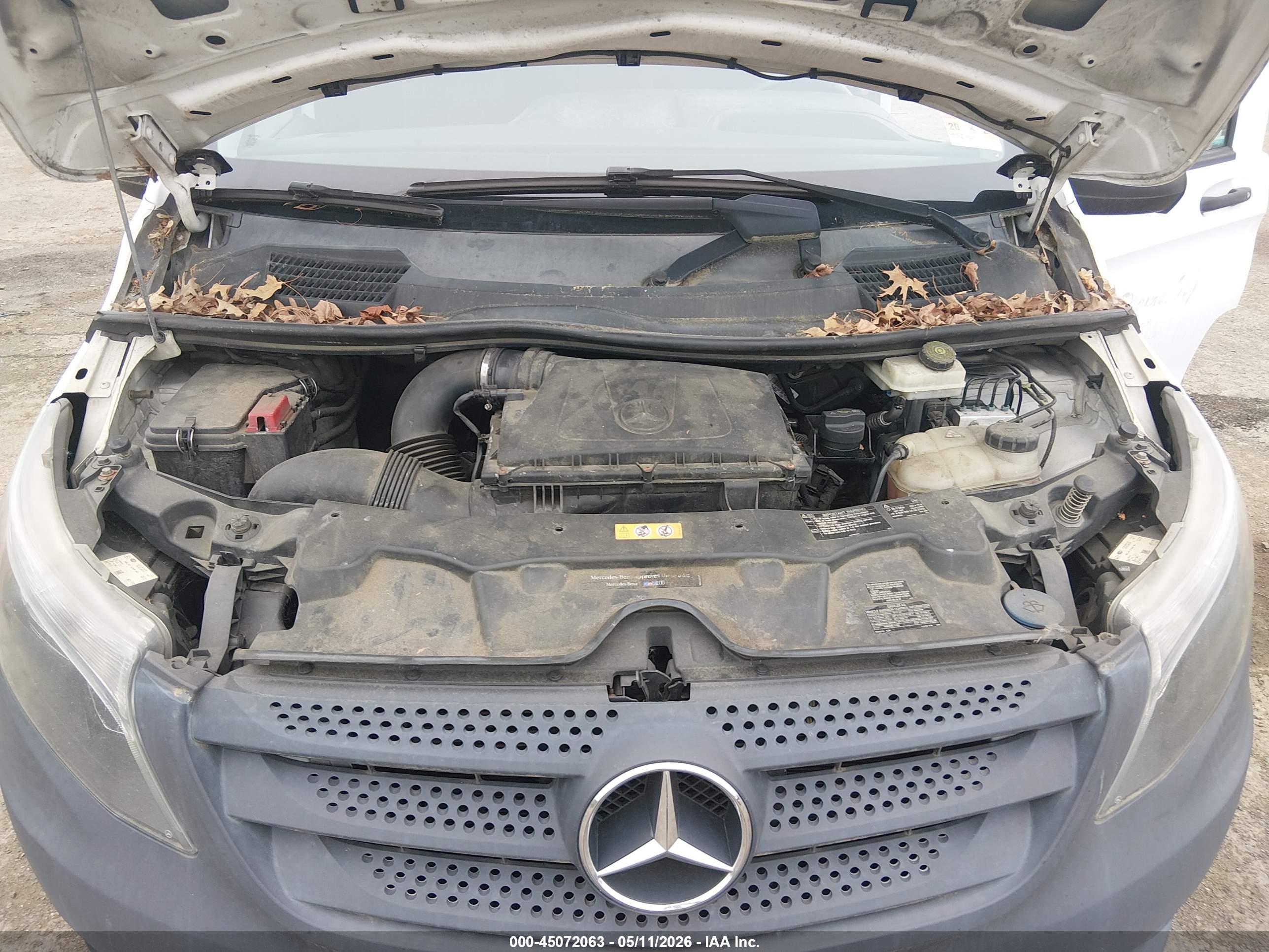 MERCEDES-BENZ METRIS image 10