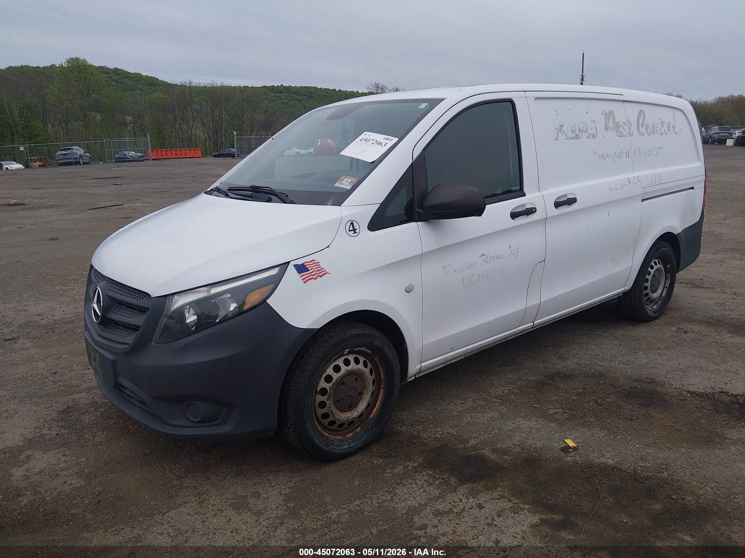 MERCEDES-BENZ METRIS image 2