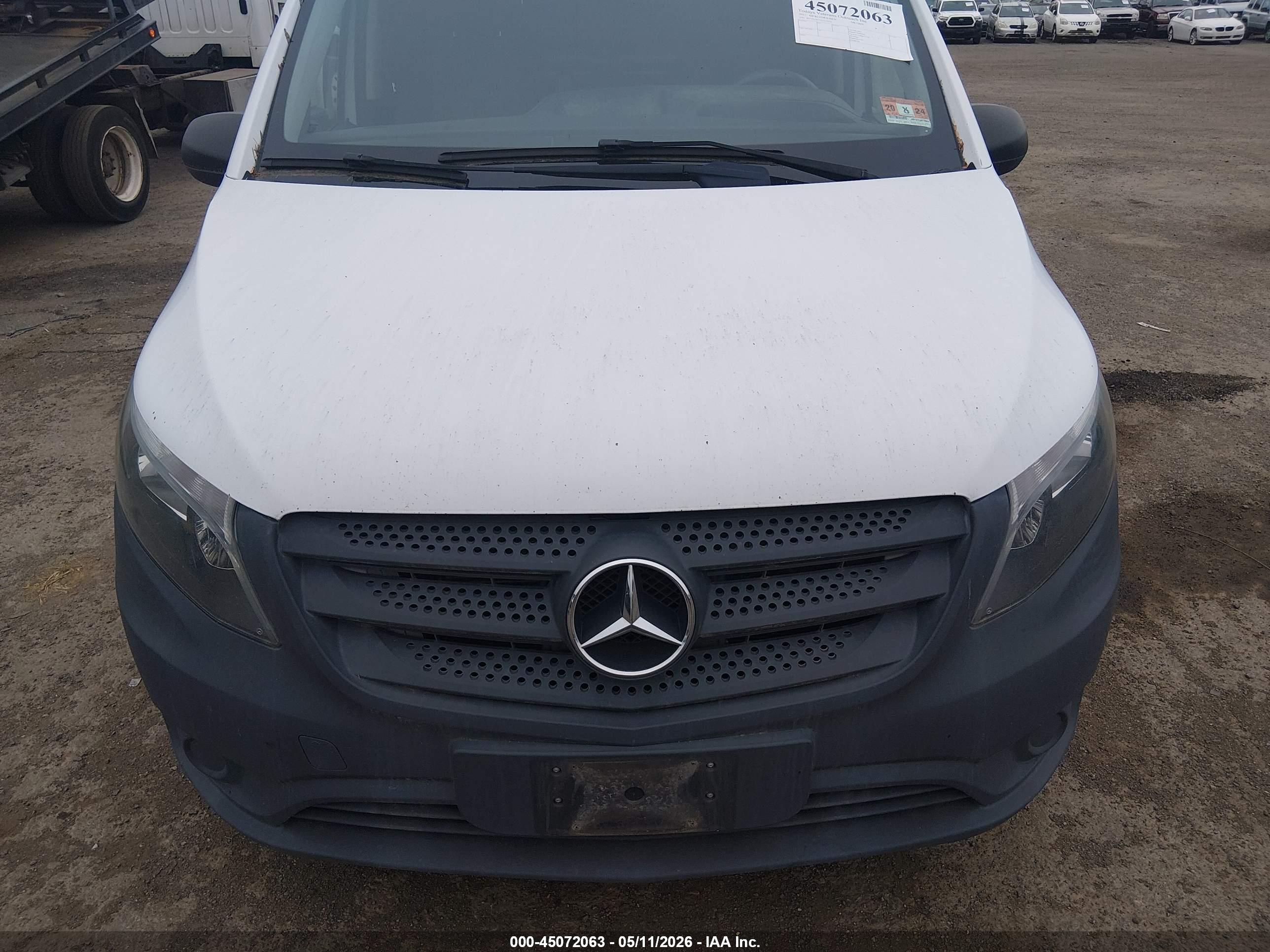 MERCEDES-BENZ METRIS image 6