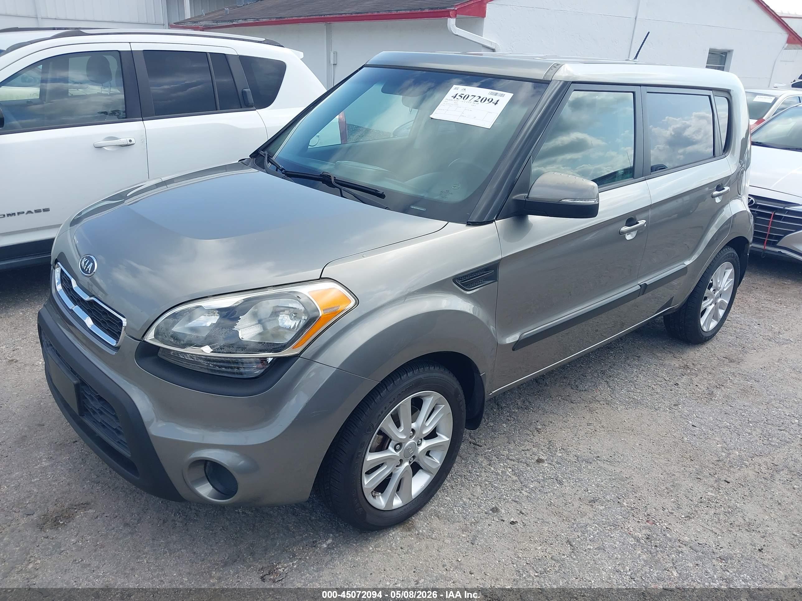 KIA SOUL image 2