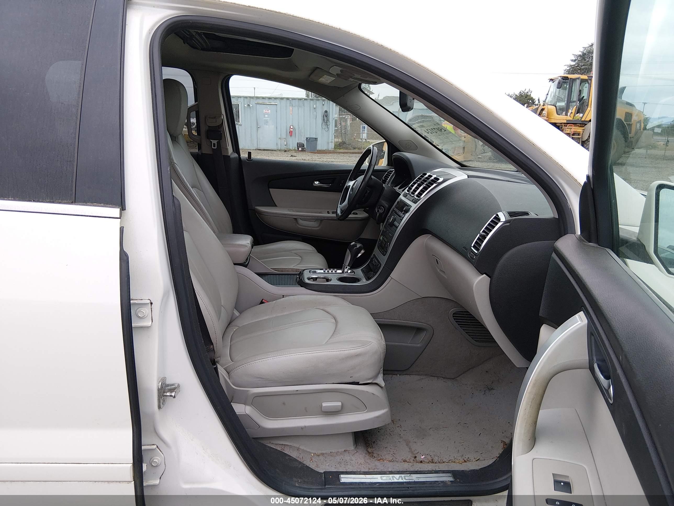 GMC ACADIA image 5