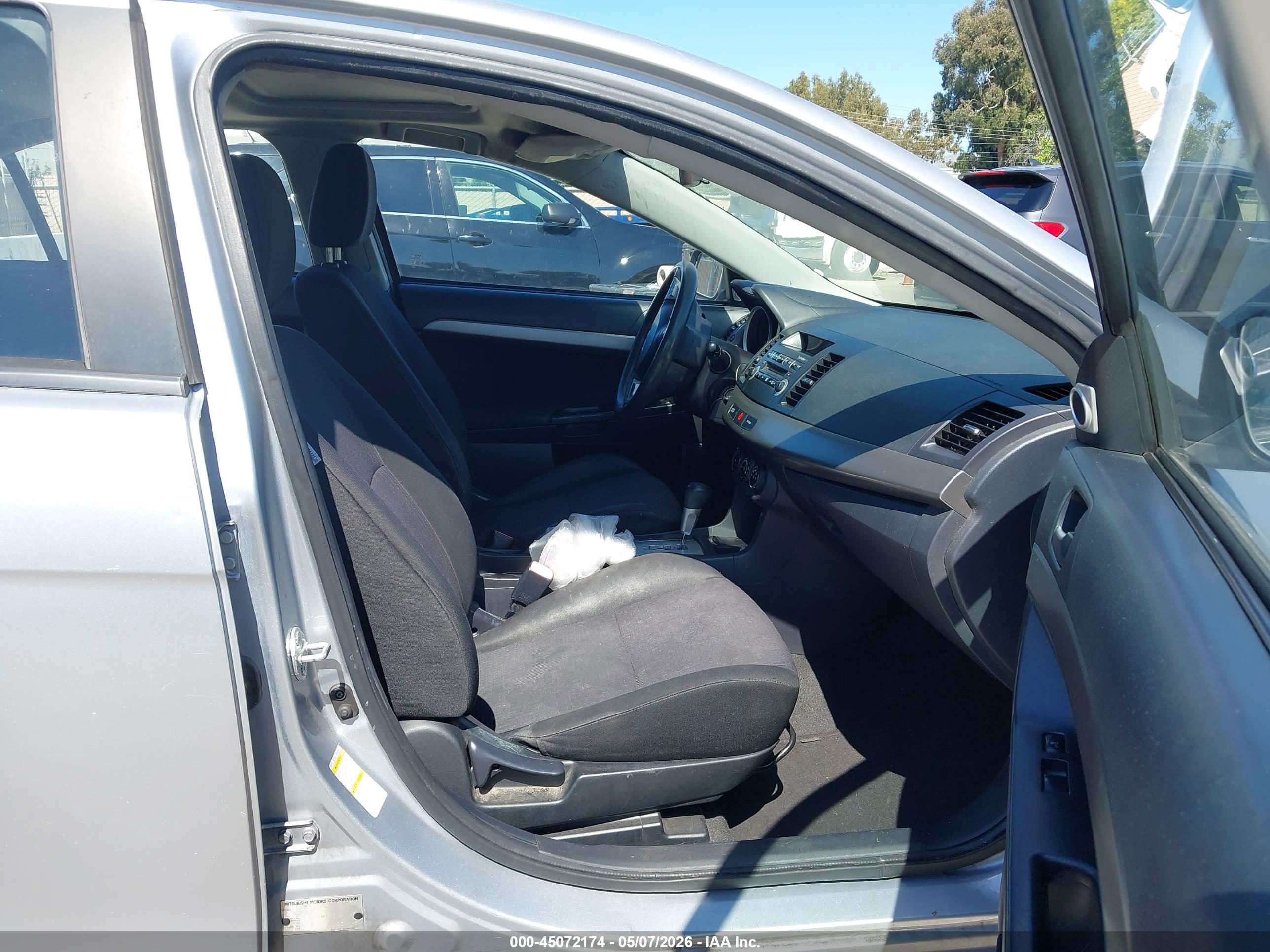 MITSUBISHI LANCER image 5