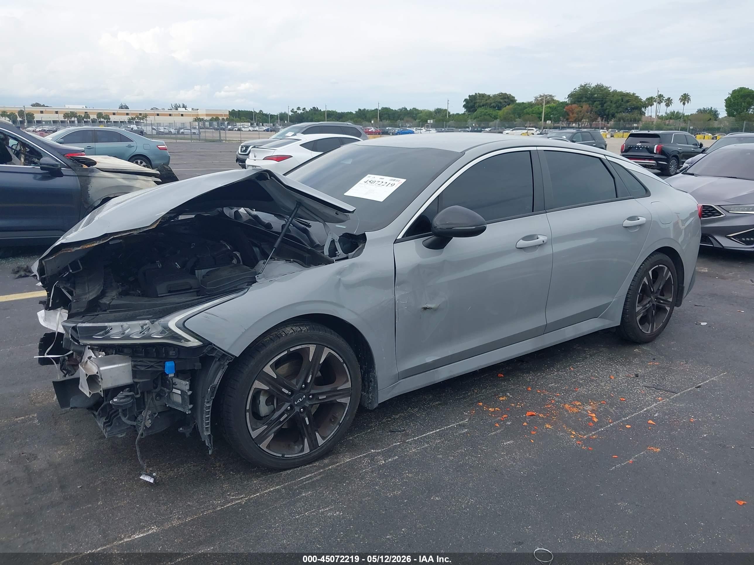 KIA K5 image 2