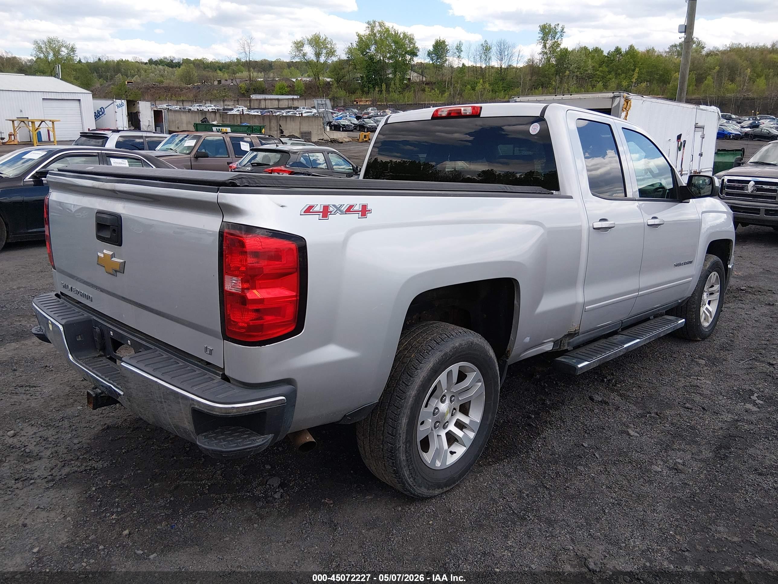 CHEVROLET SILVERADO image 4
