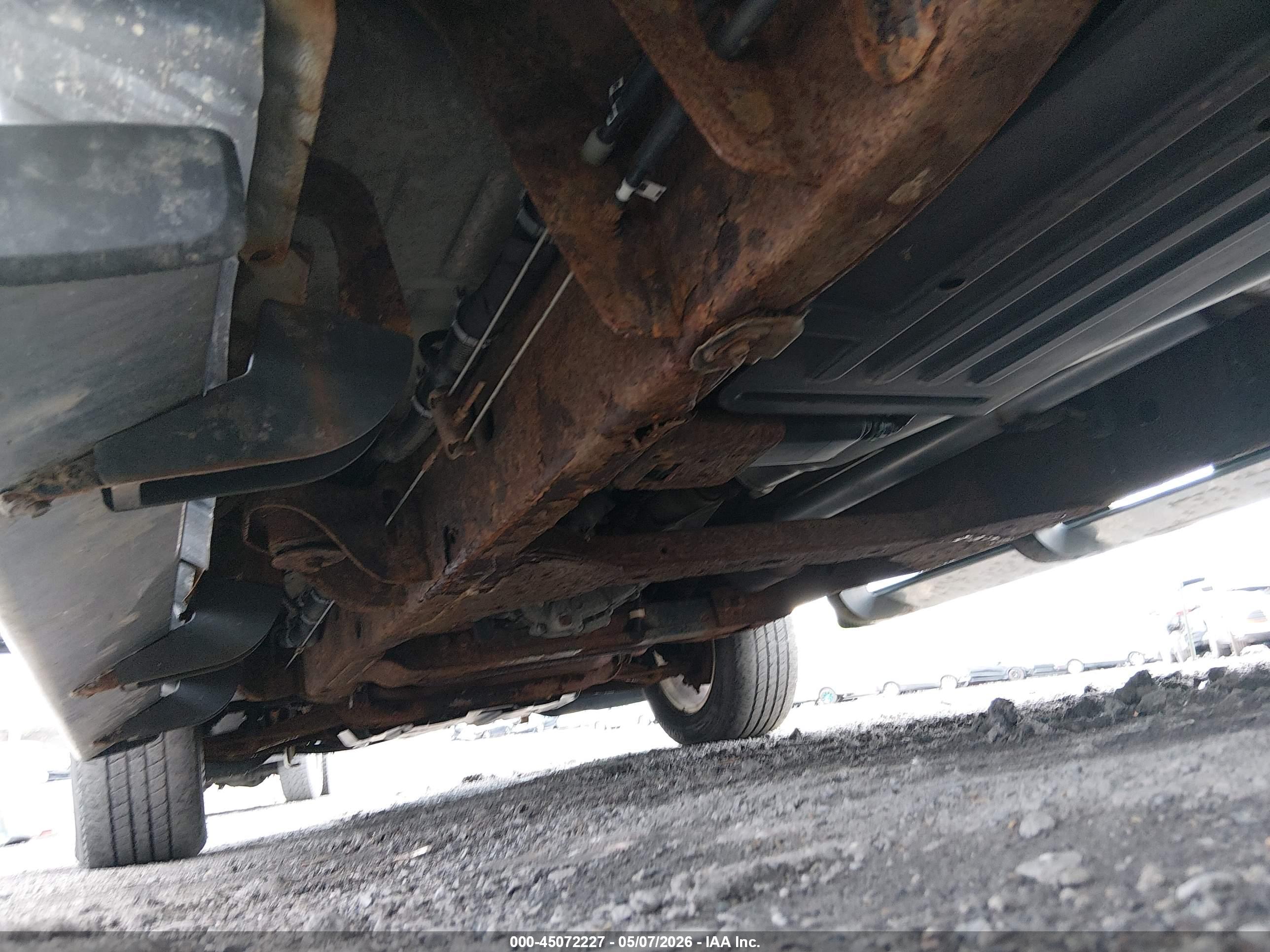 CHEVROLET SILVERADO image 6