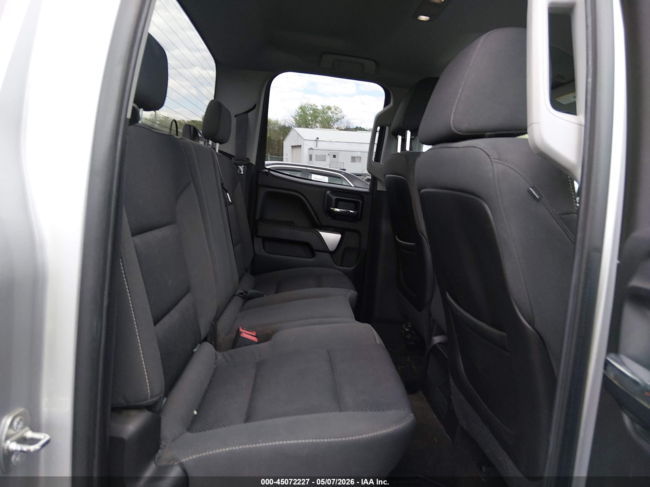 CHEVROLET SILVERADO image 8