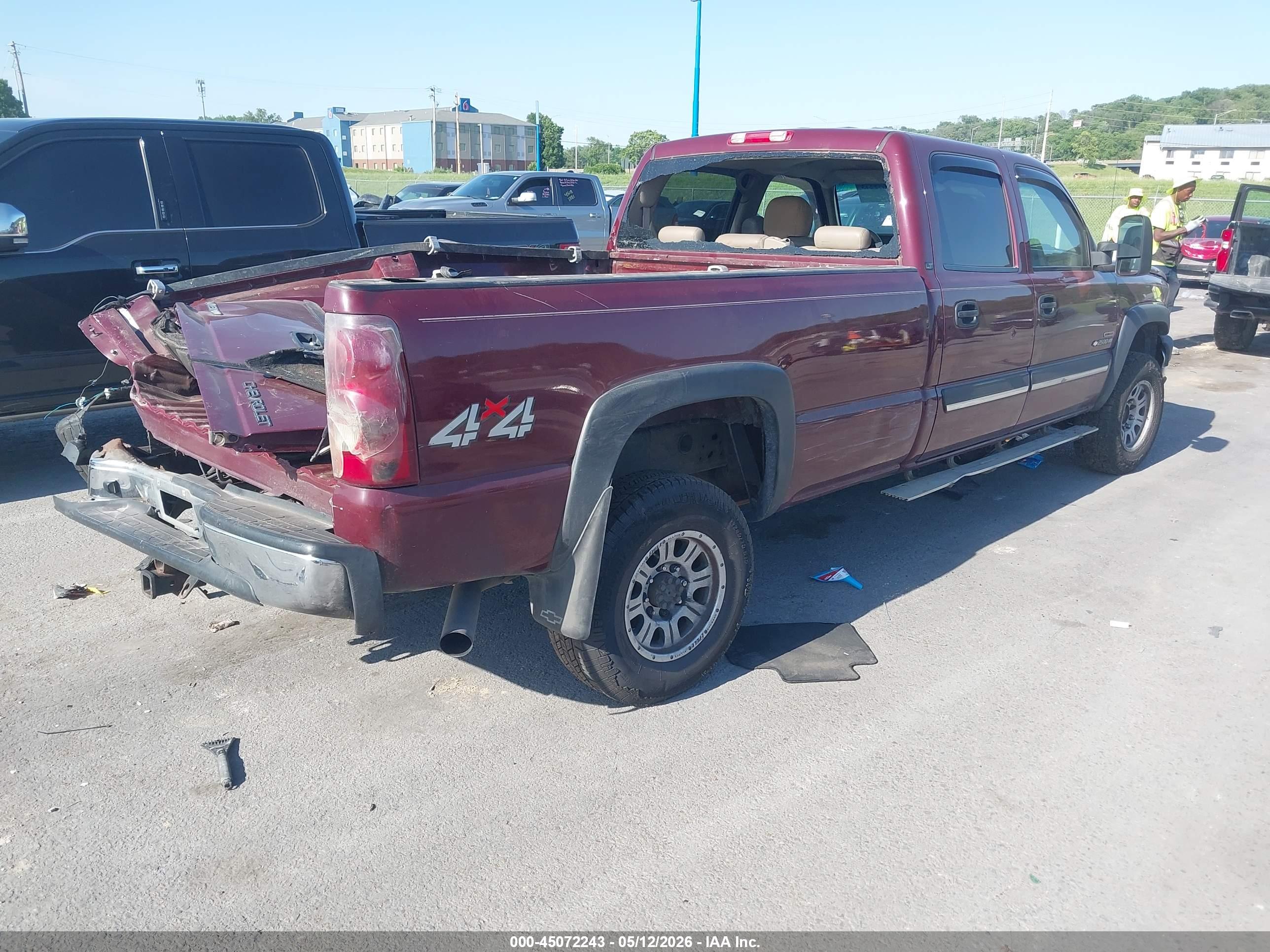 CHEVROLET SILVERADO image 4