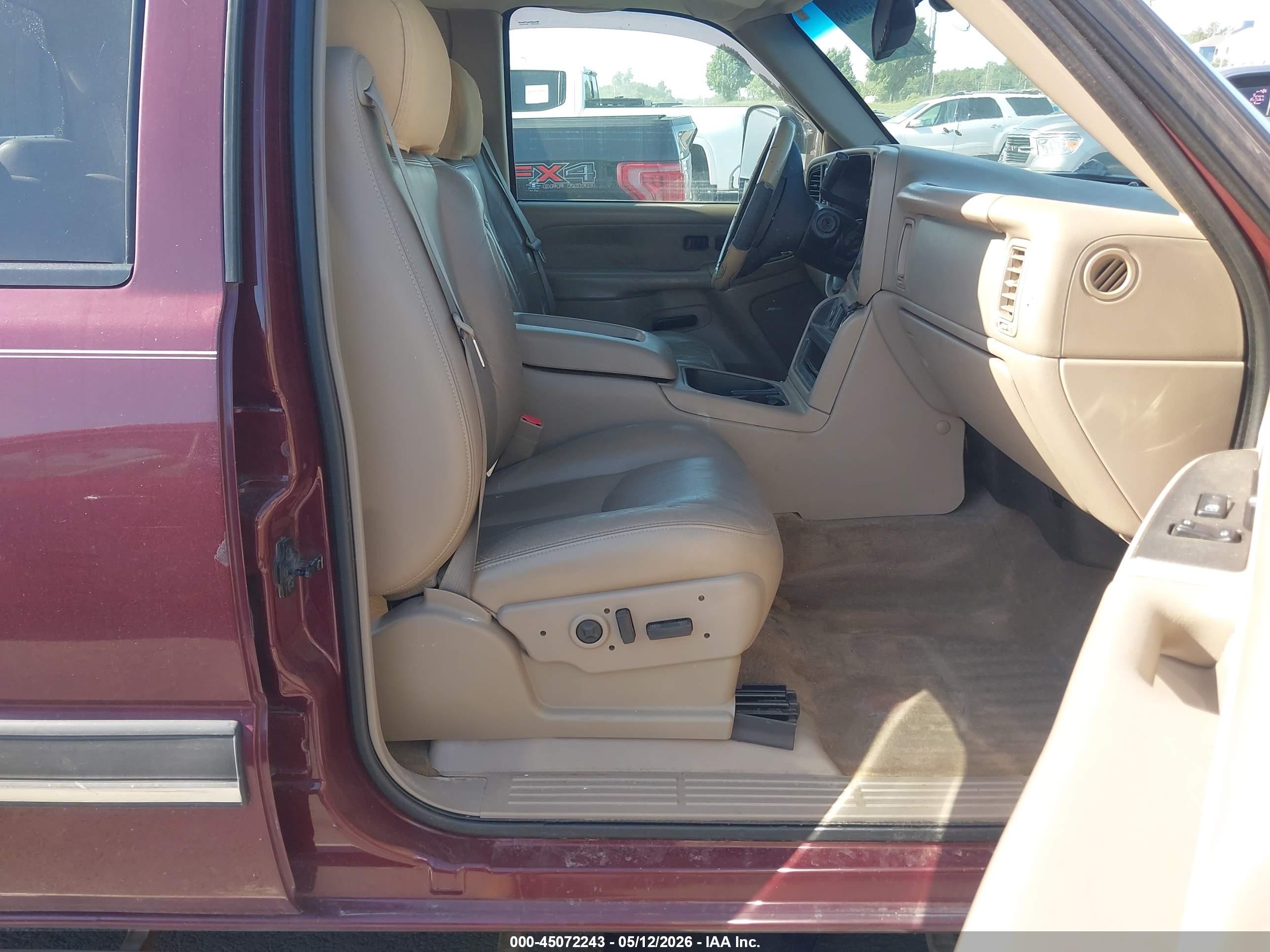 CHEVROLET SILVERADO image 5