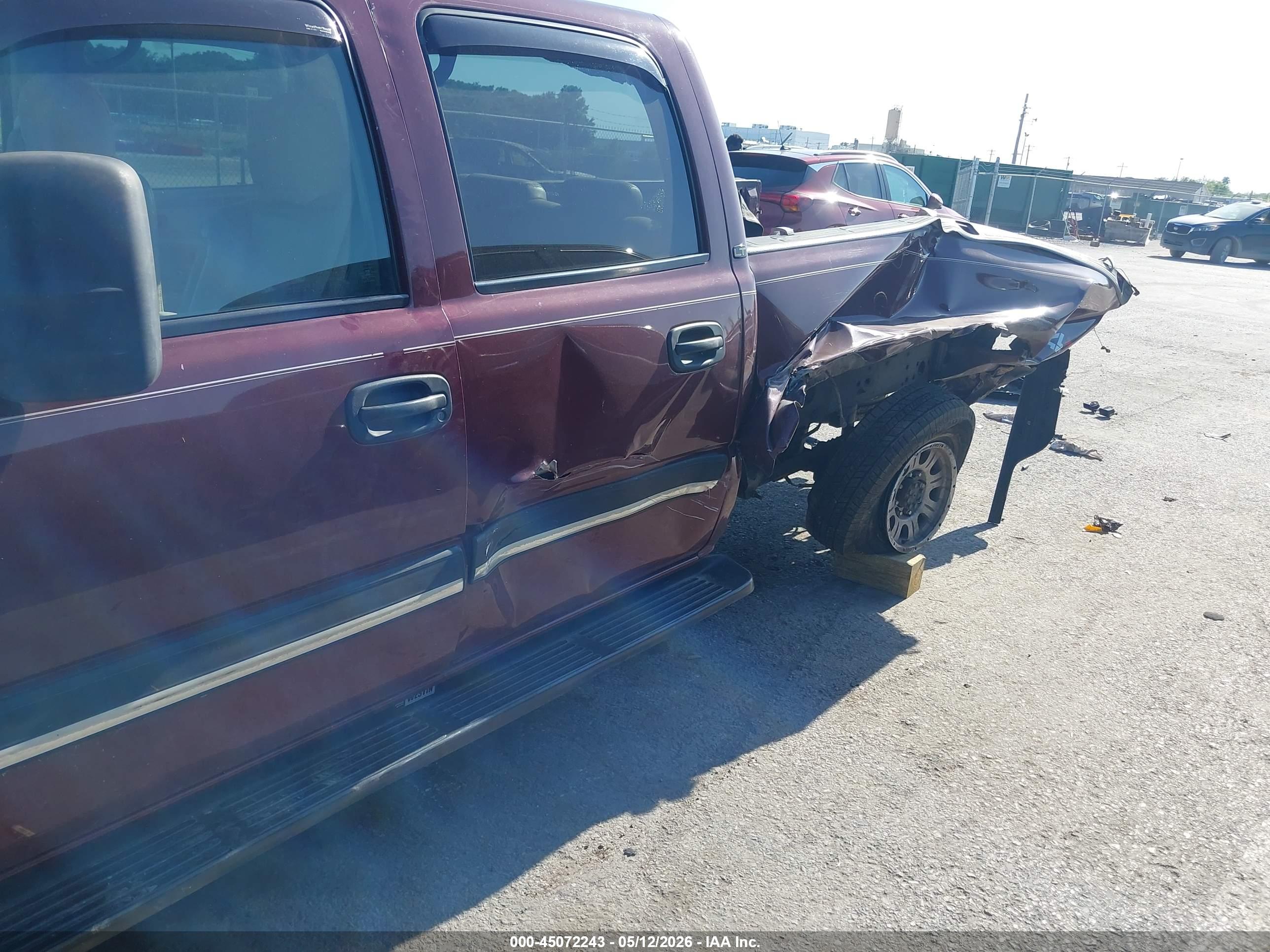 CHEVROLET SILVERADO image 6