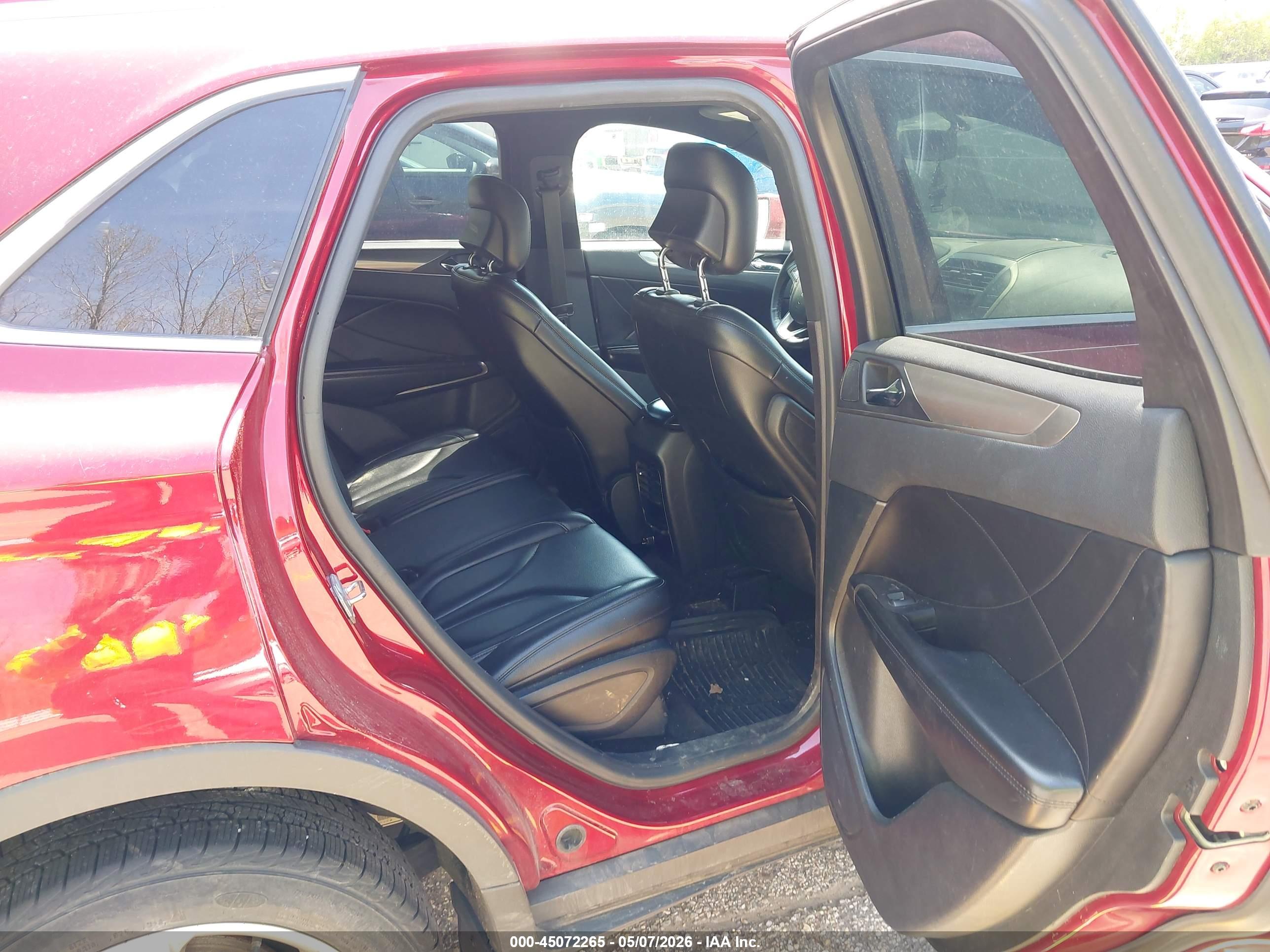 LINCOLN MKC image 8