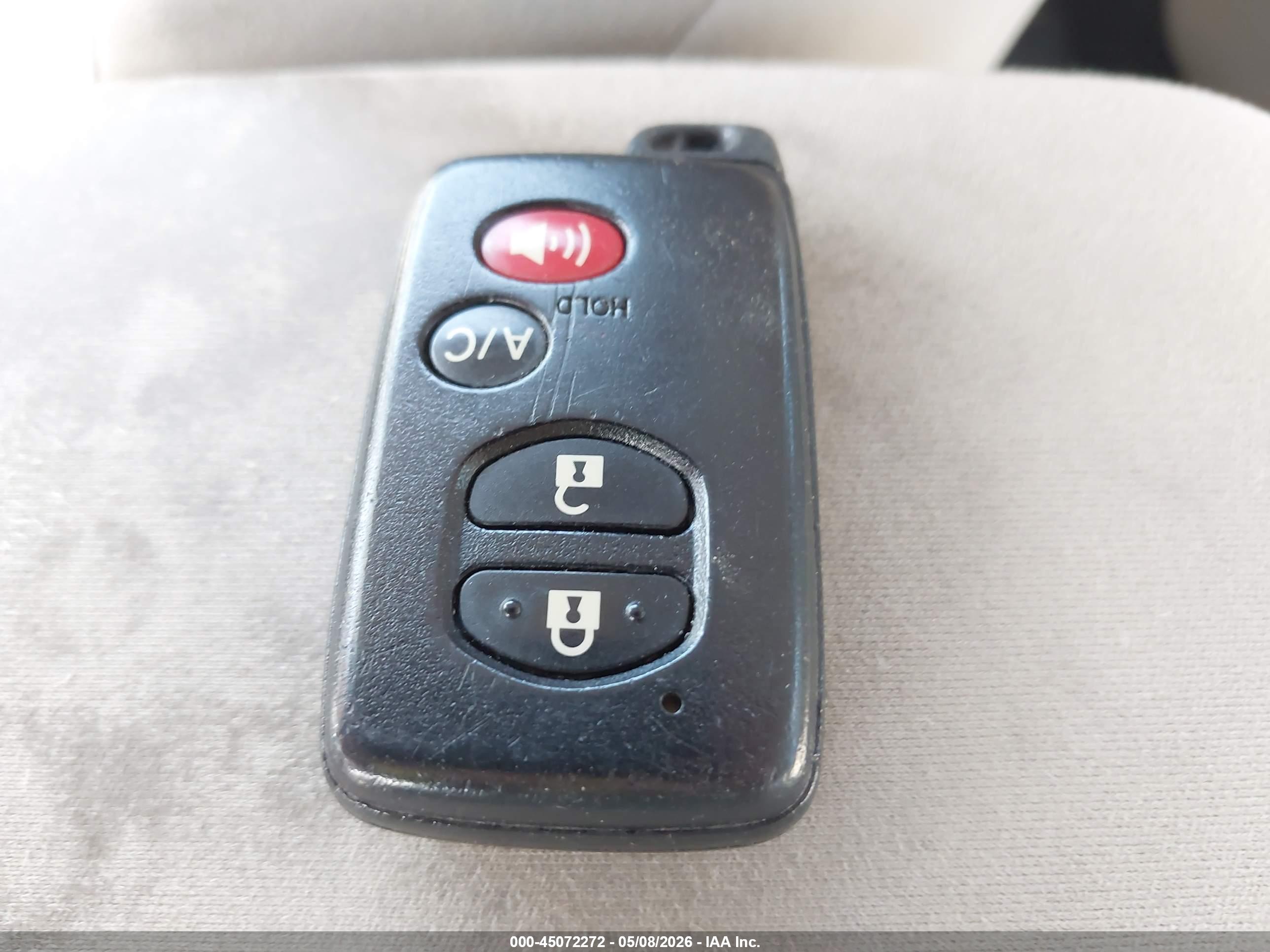 TOYOTA PRIUS image 11