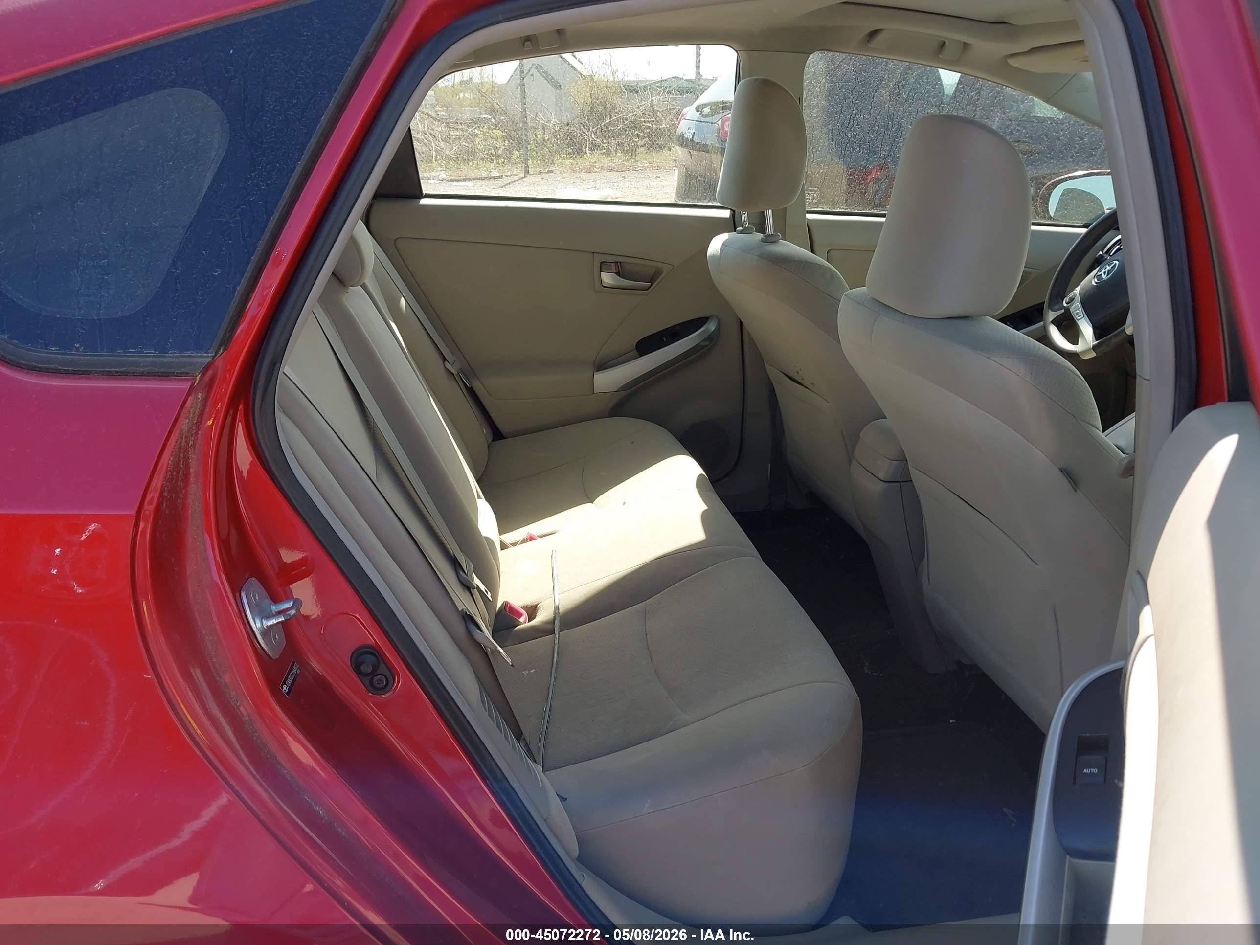 TOYOTA PRIUS image 8