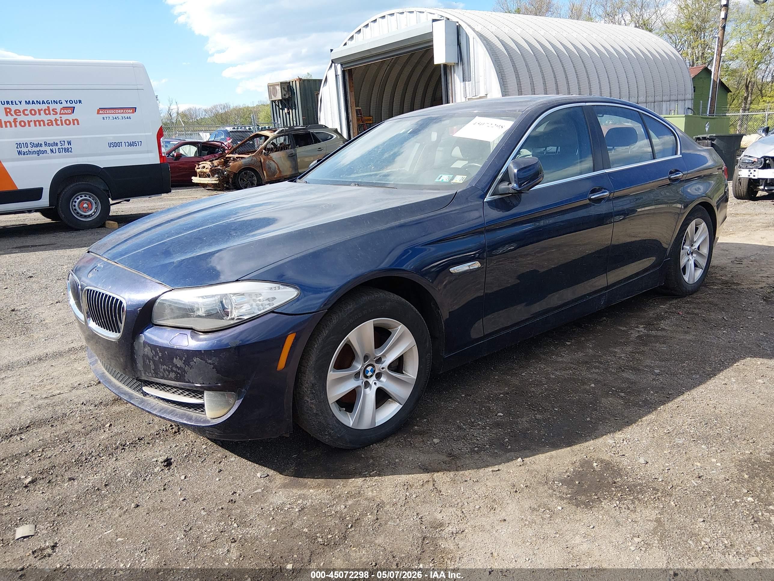 BMW 528I image 2