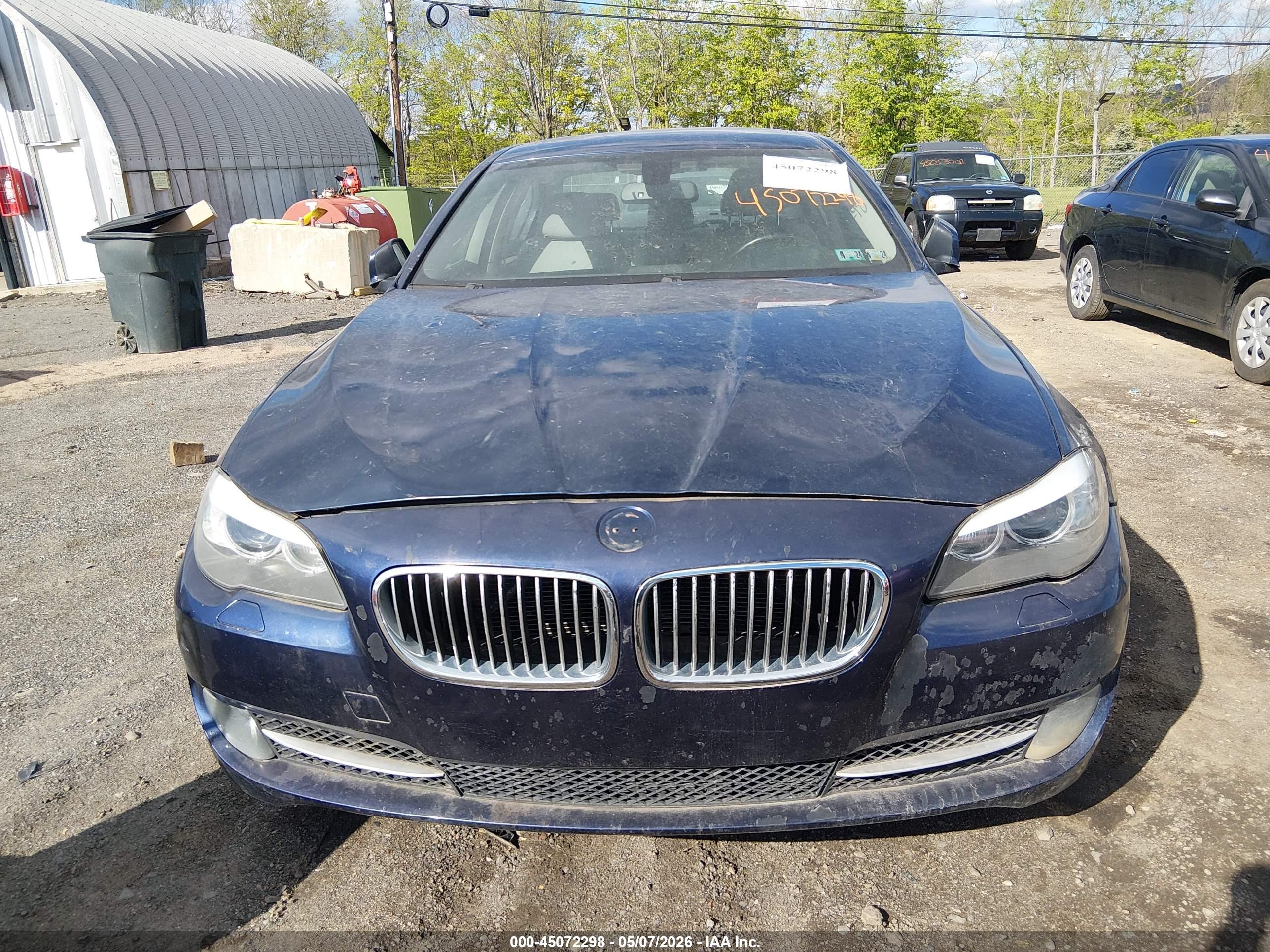 BMW 528I image 6