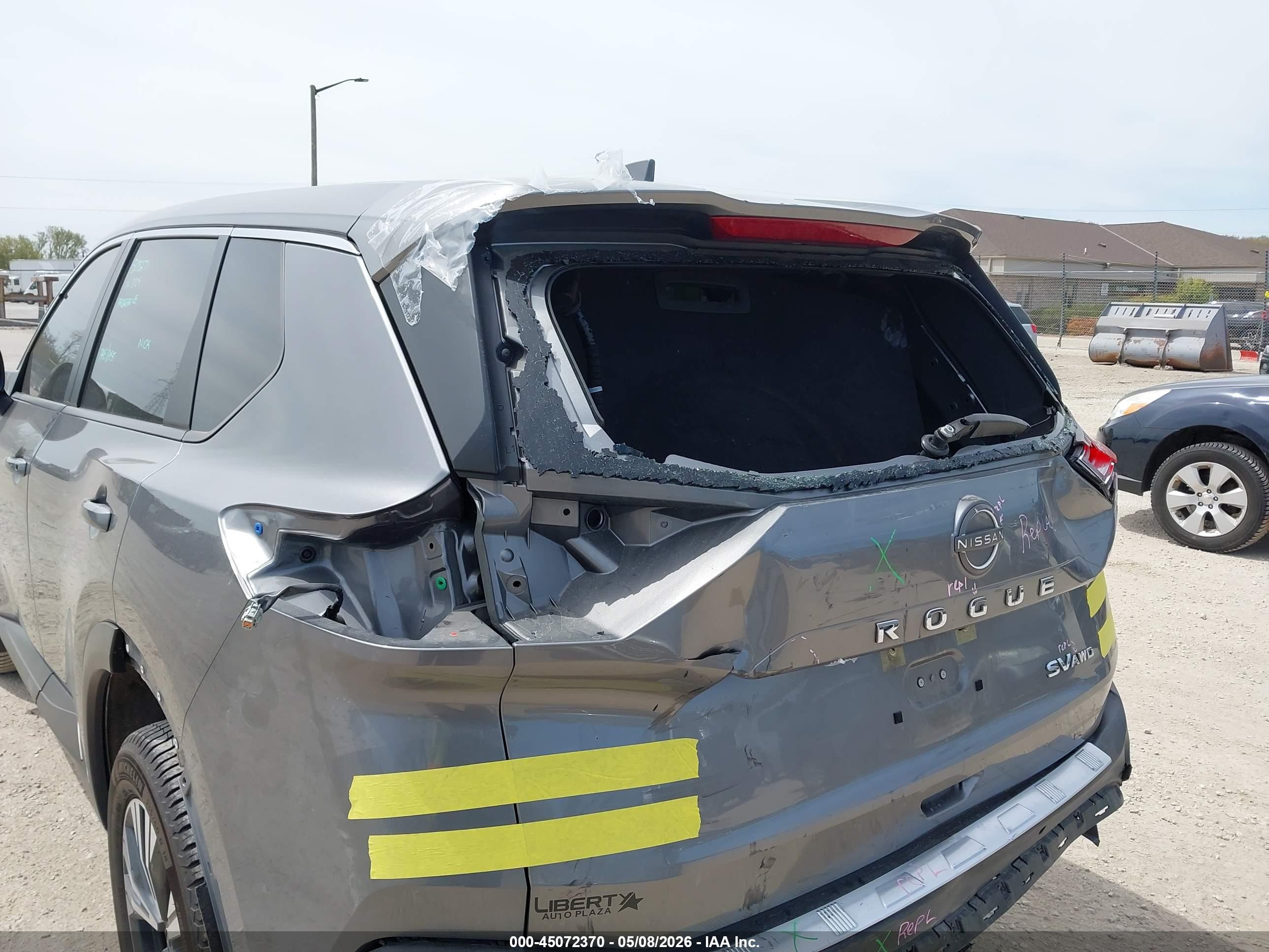 NISSAN ROGUE image 6