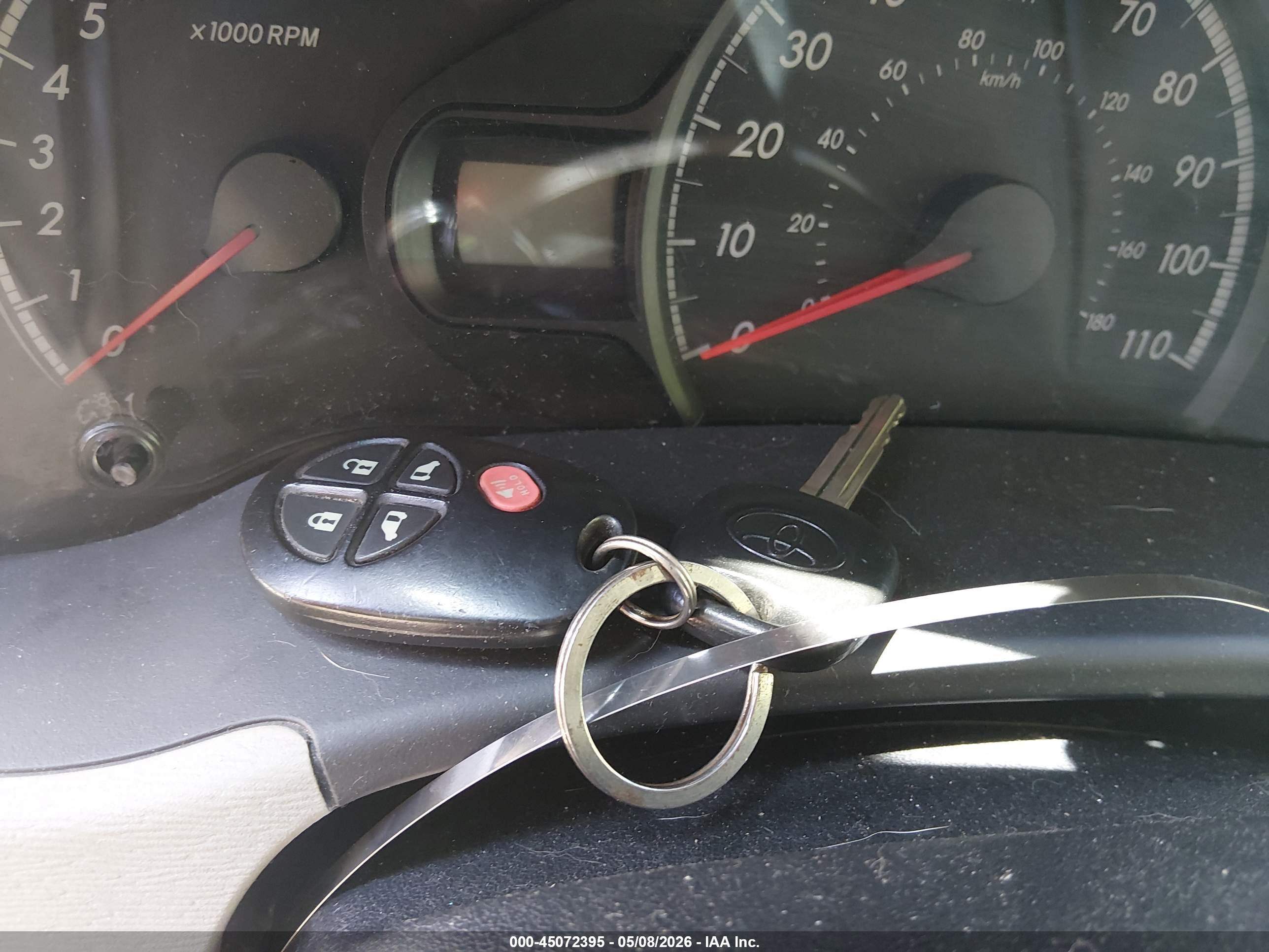 TOYOTA SIENNA image 11