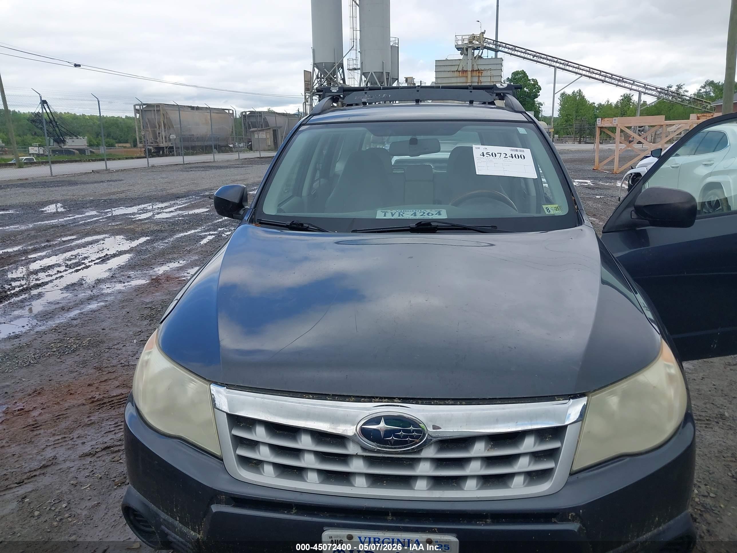 SUBARU FORESTER image 6