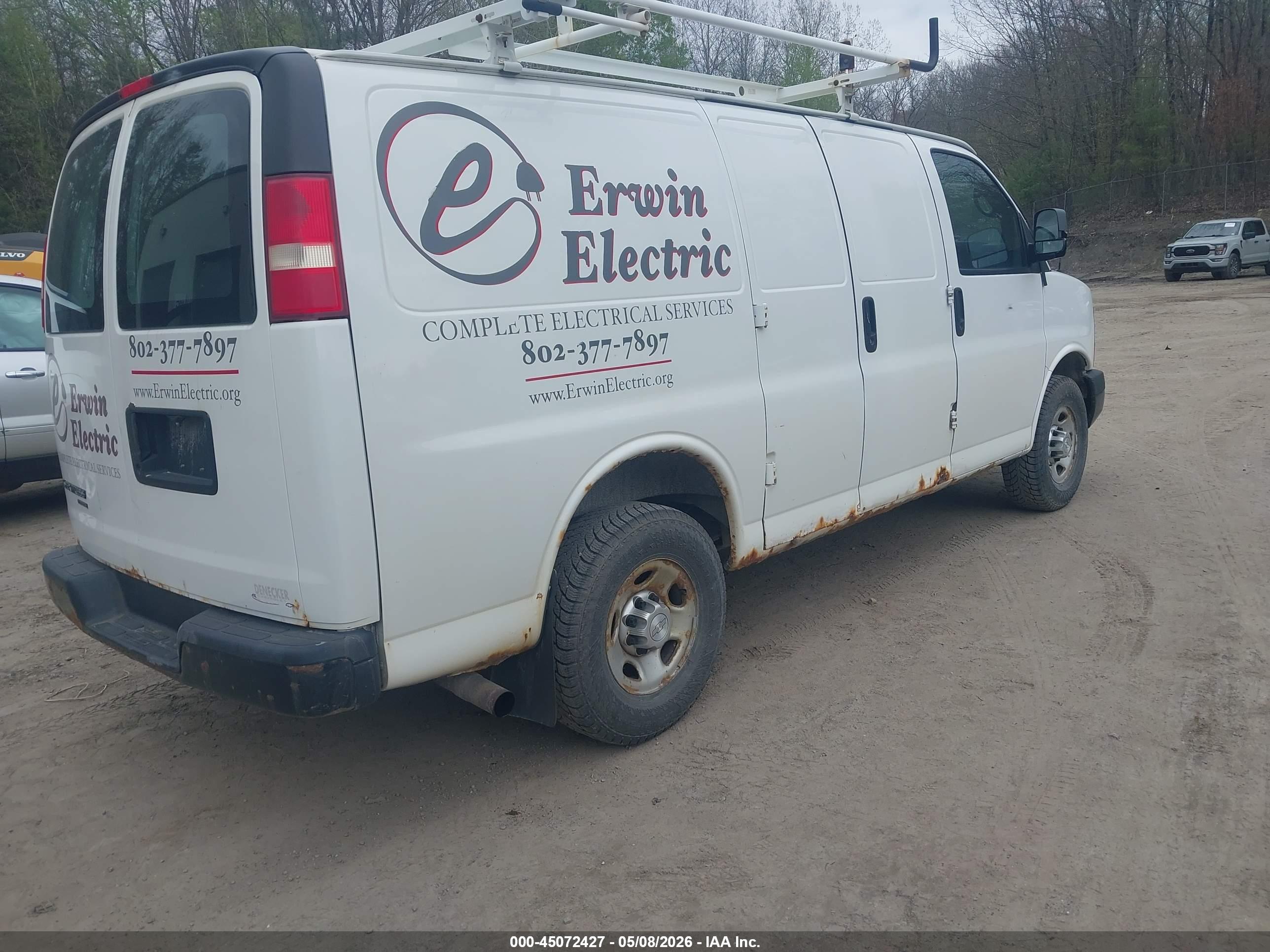 CHEVROLET EXPRESS image 4