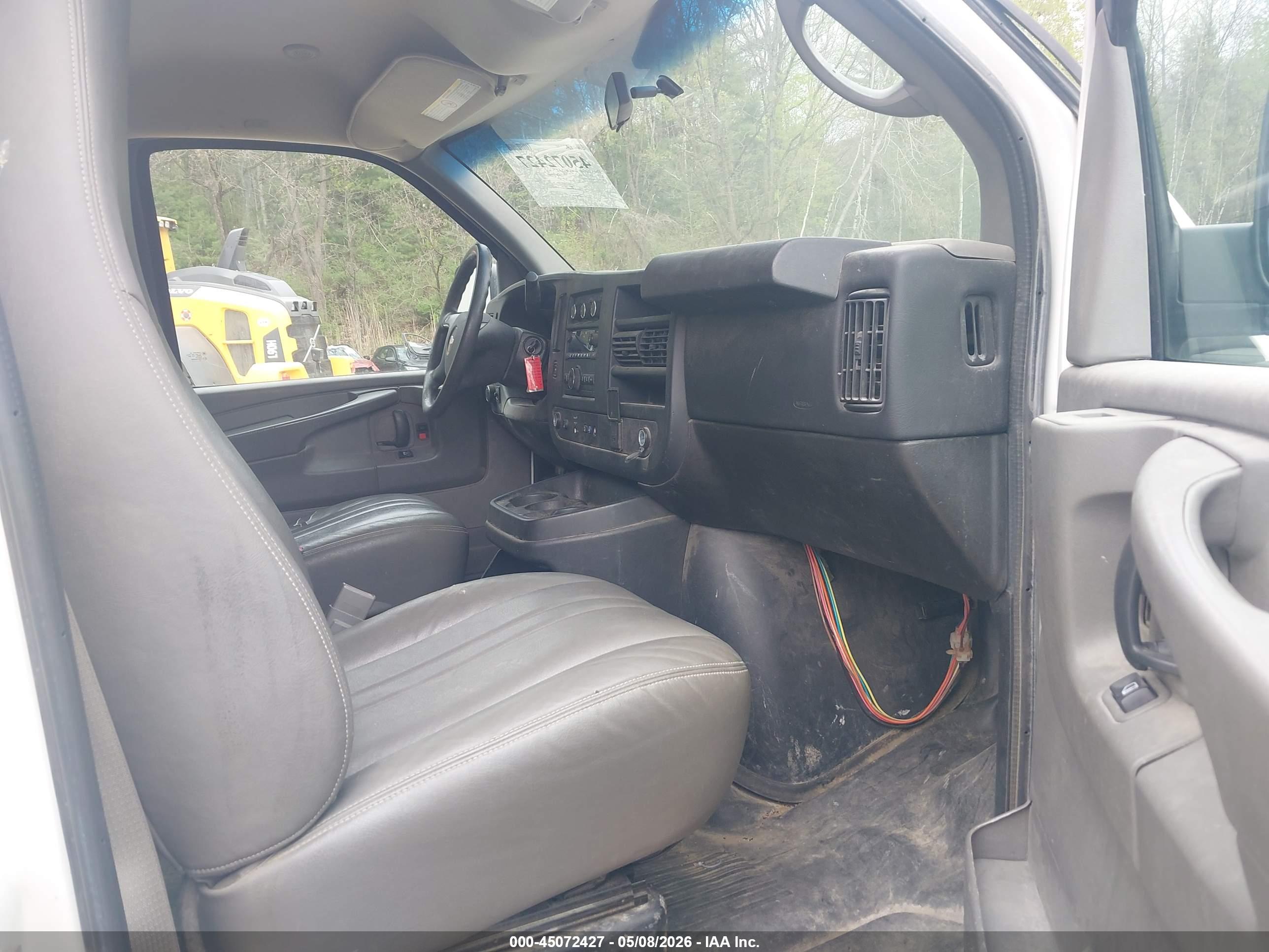 CHEVROLET EXPRESS image 5