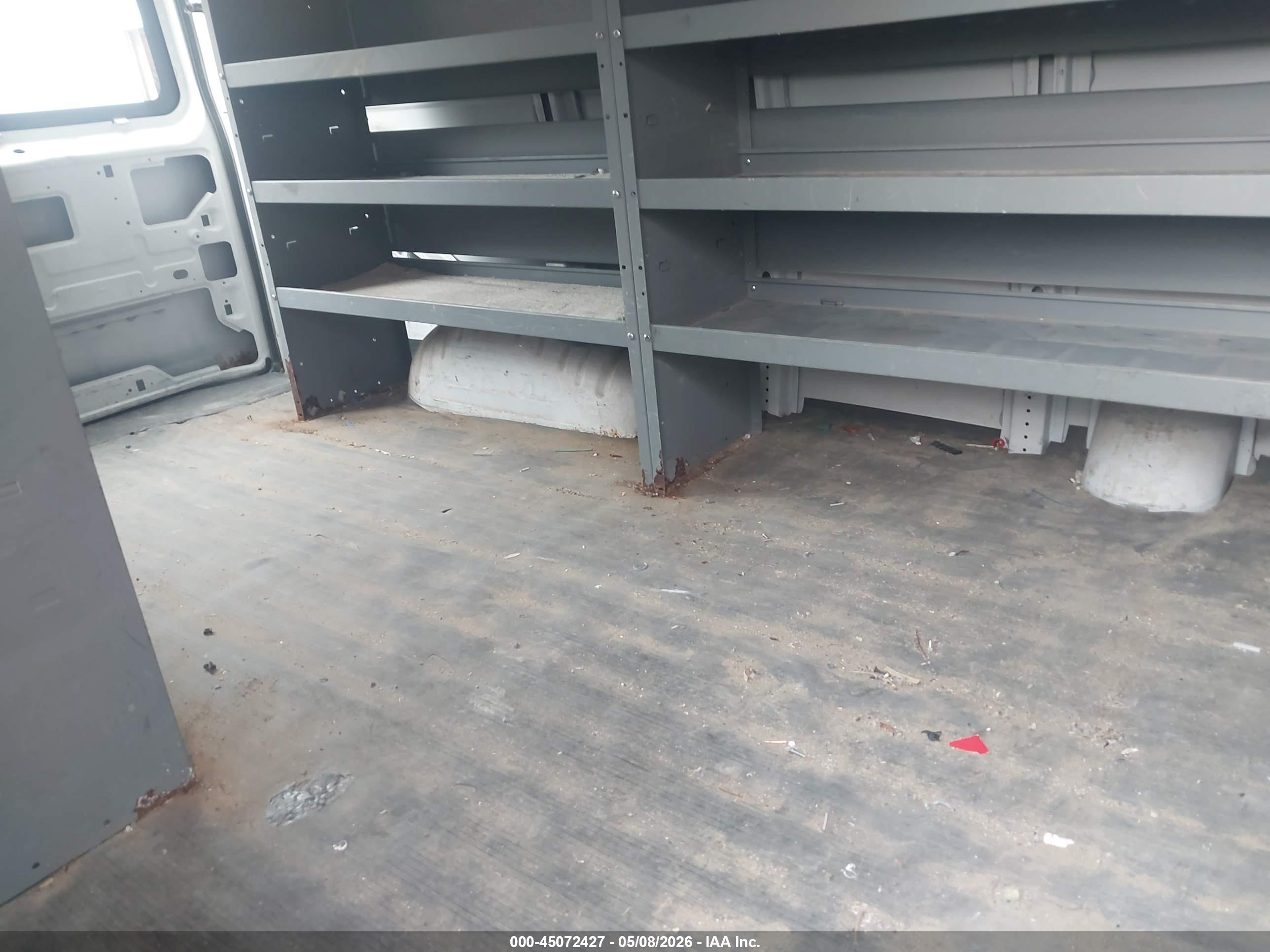 CHEVROLET EXPRESS image 8