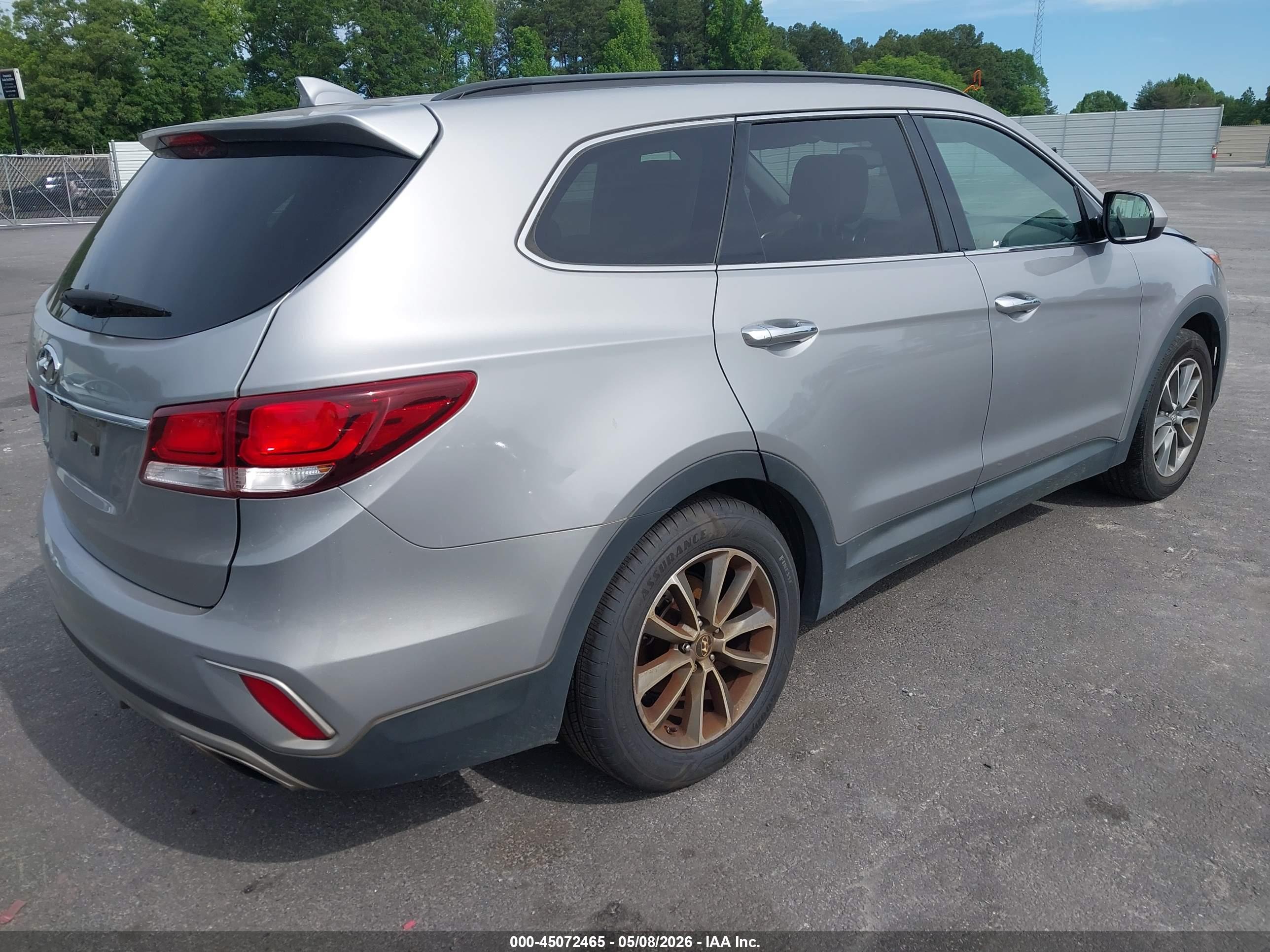 HYUNDAI SANTA image 4