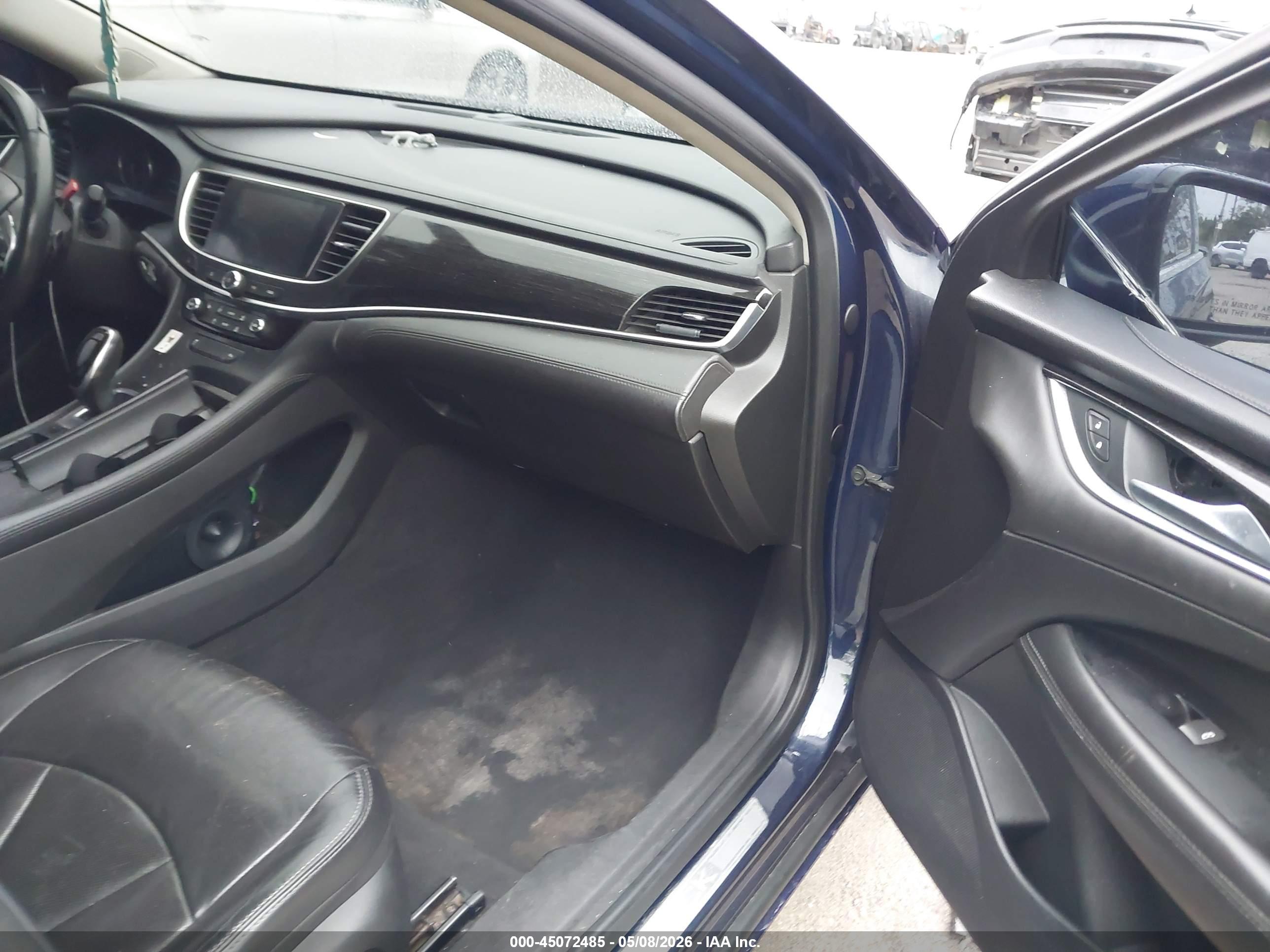BUICK LACROSSE image 5