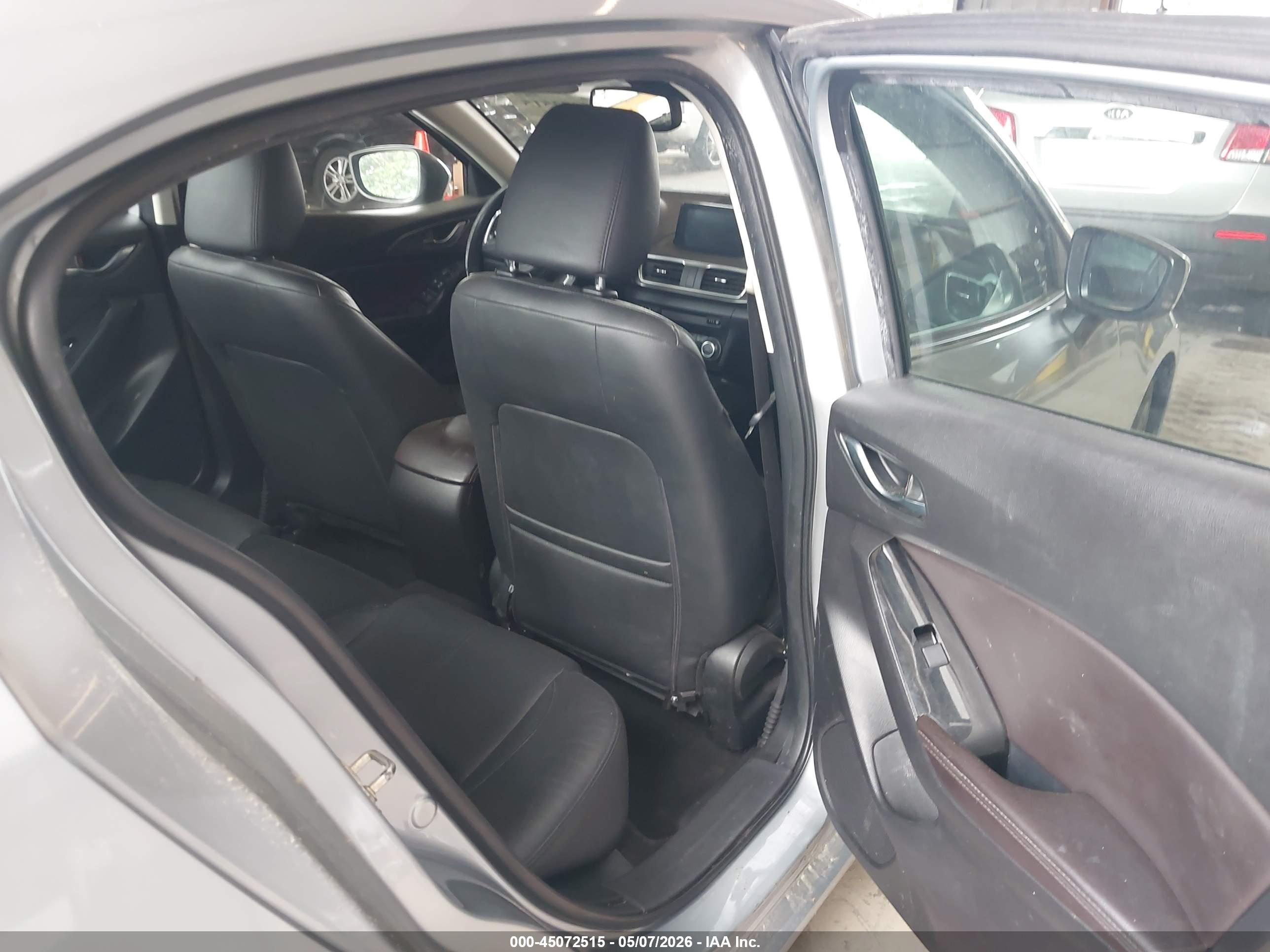 MAZDA MAZDA3 image 8