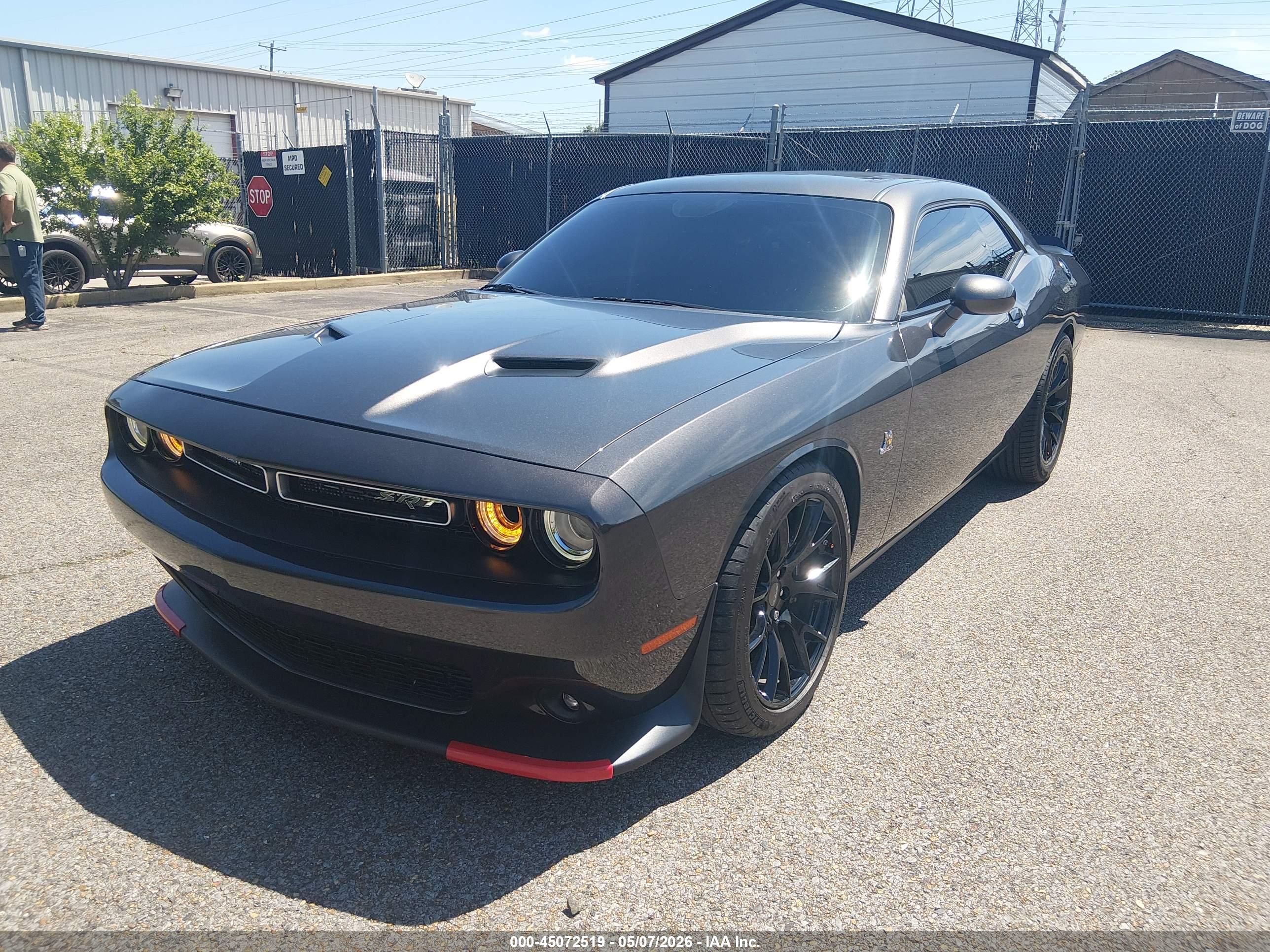 DODGE CHALLENGER image 2