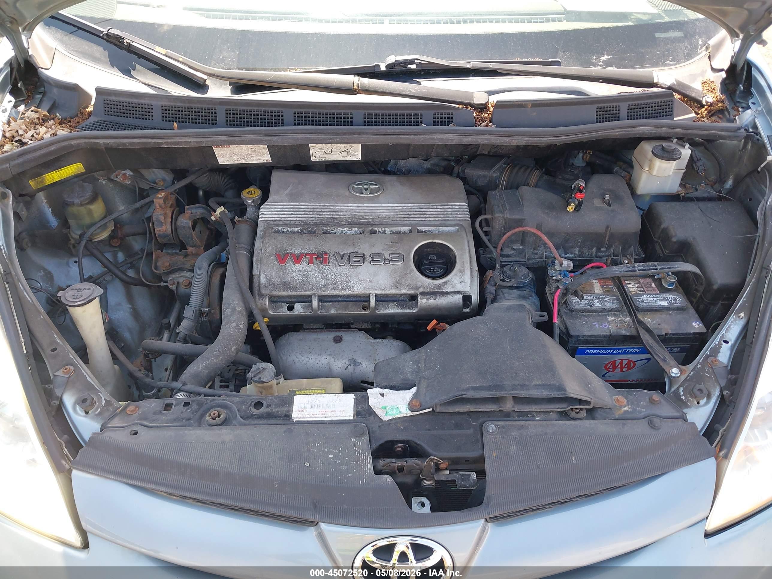 TOYOTA SIENNA image 10
