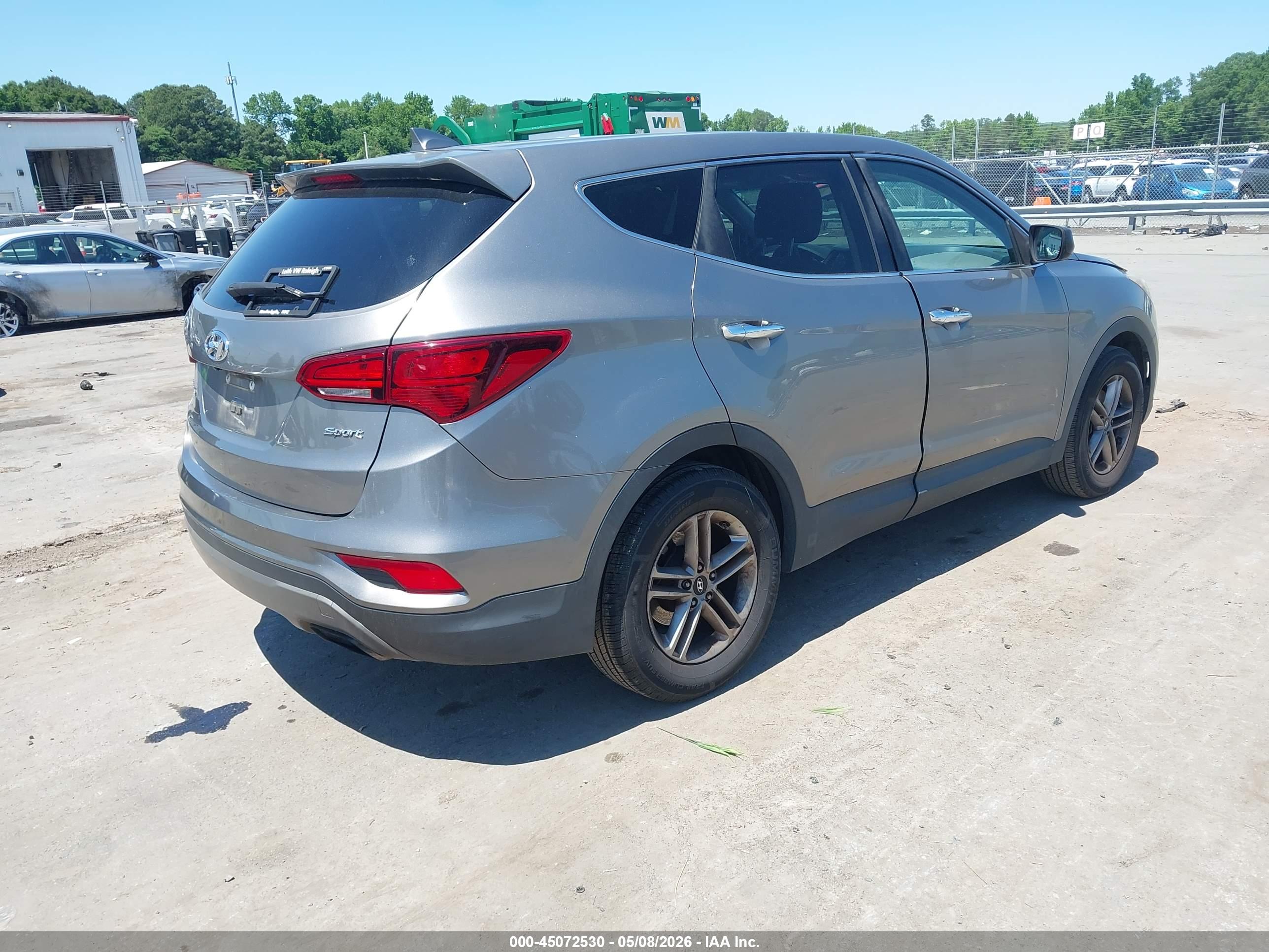 HYUNDAI SANTA image 4