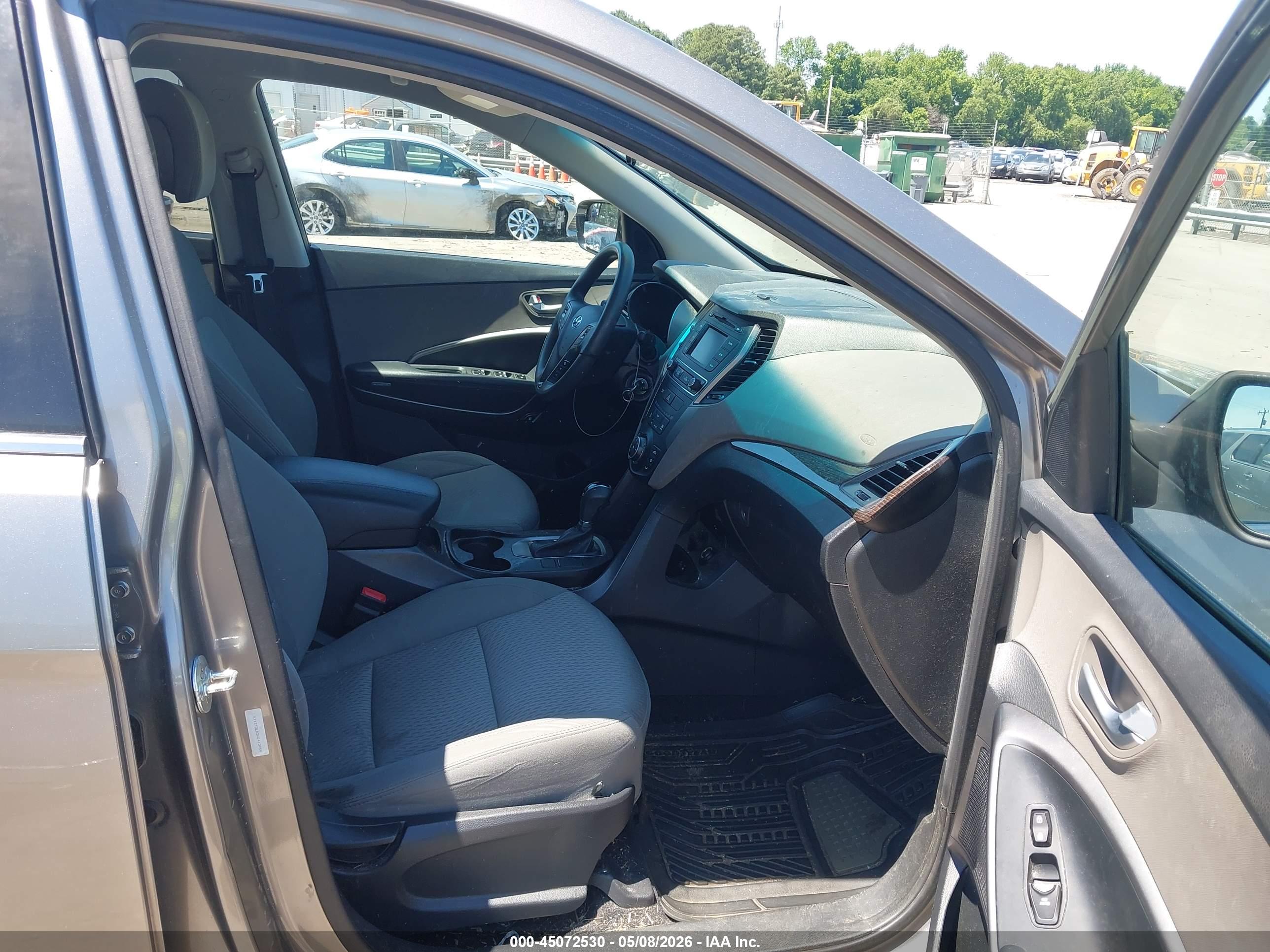 HYUNDAI SANTA image 5