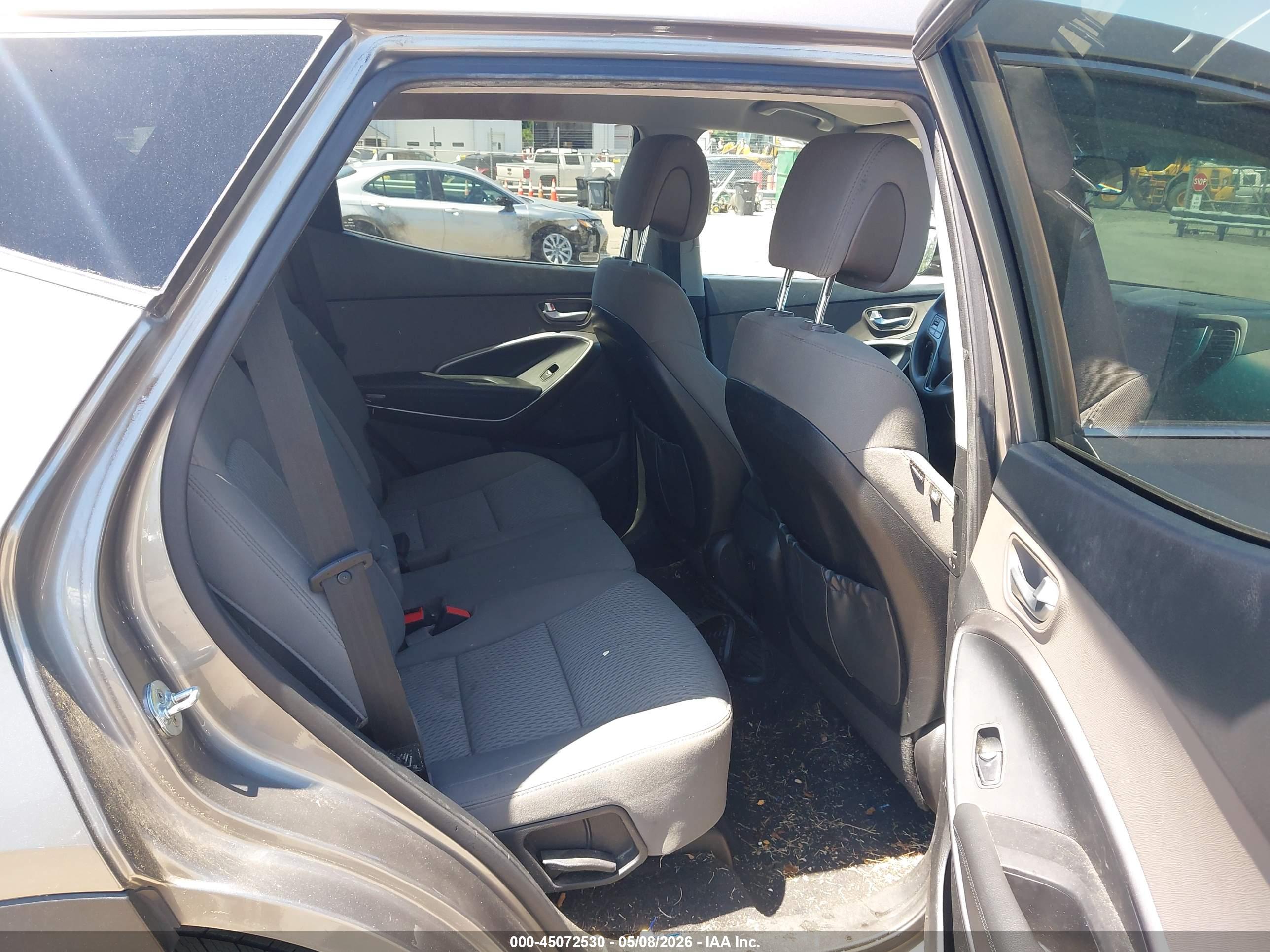 HYUNDAI SANTA image 8