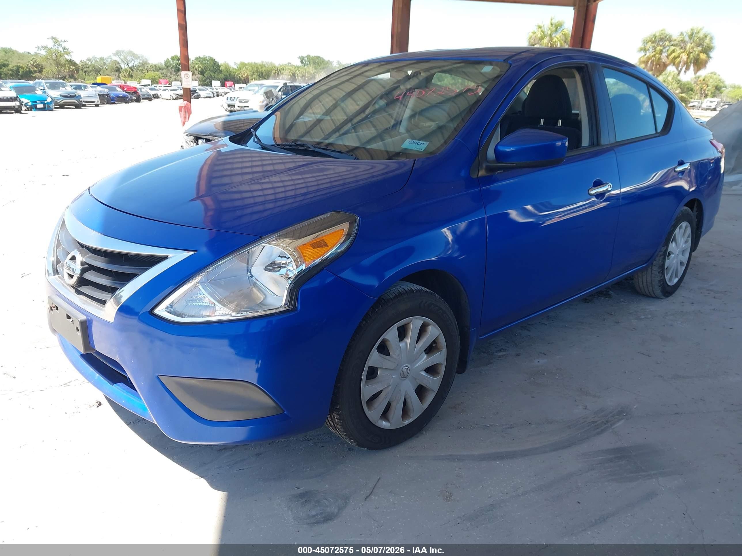 NISSAN VERSA image 2