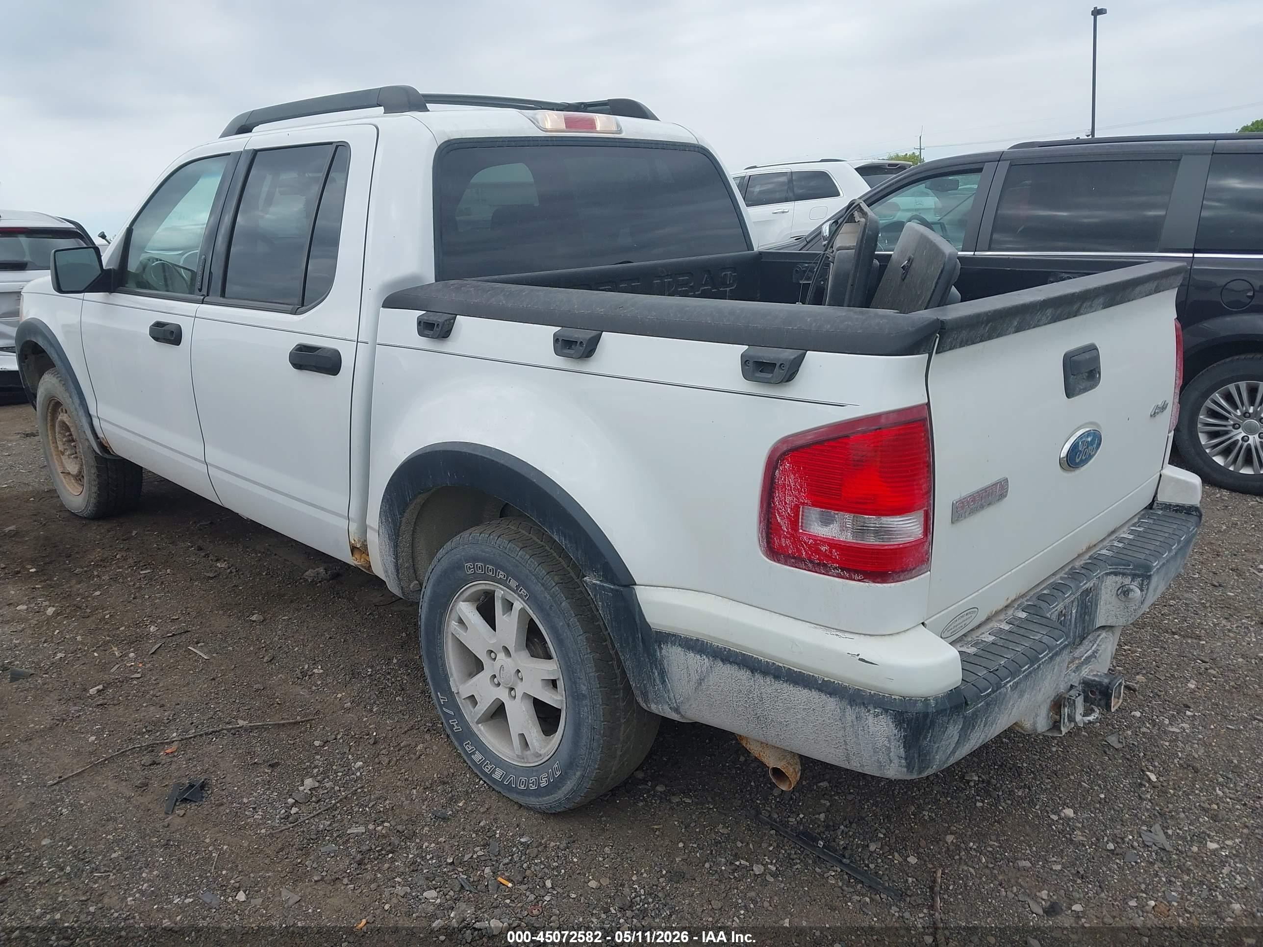 FORD EXPLORER image 3