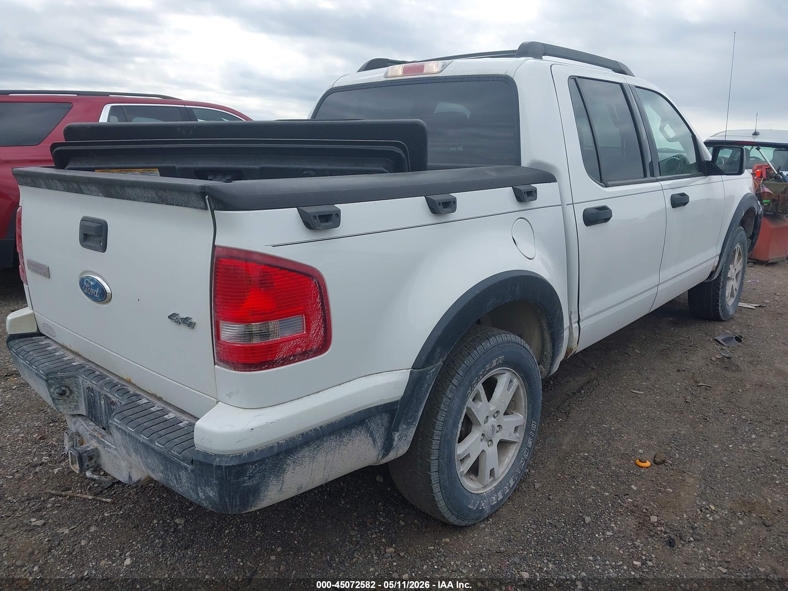 FORD EXPLORER image 4