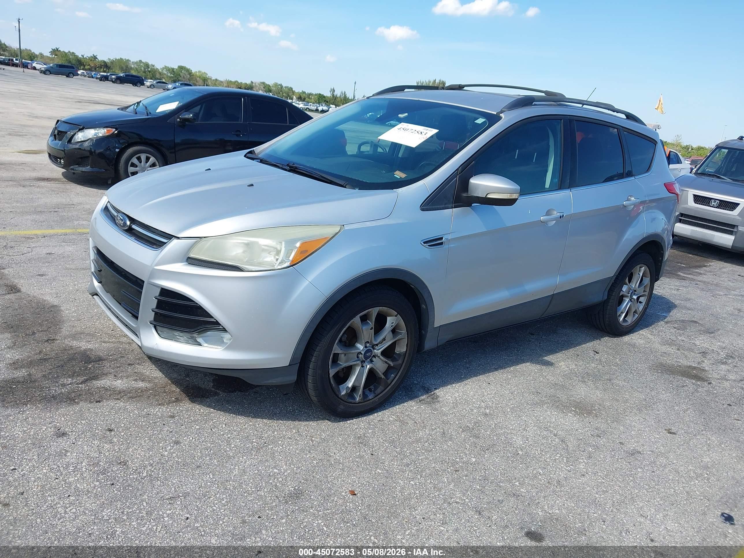 FORD ESCAPE image 2