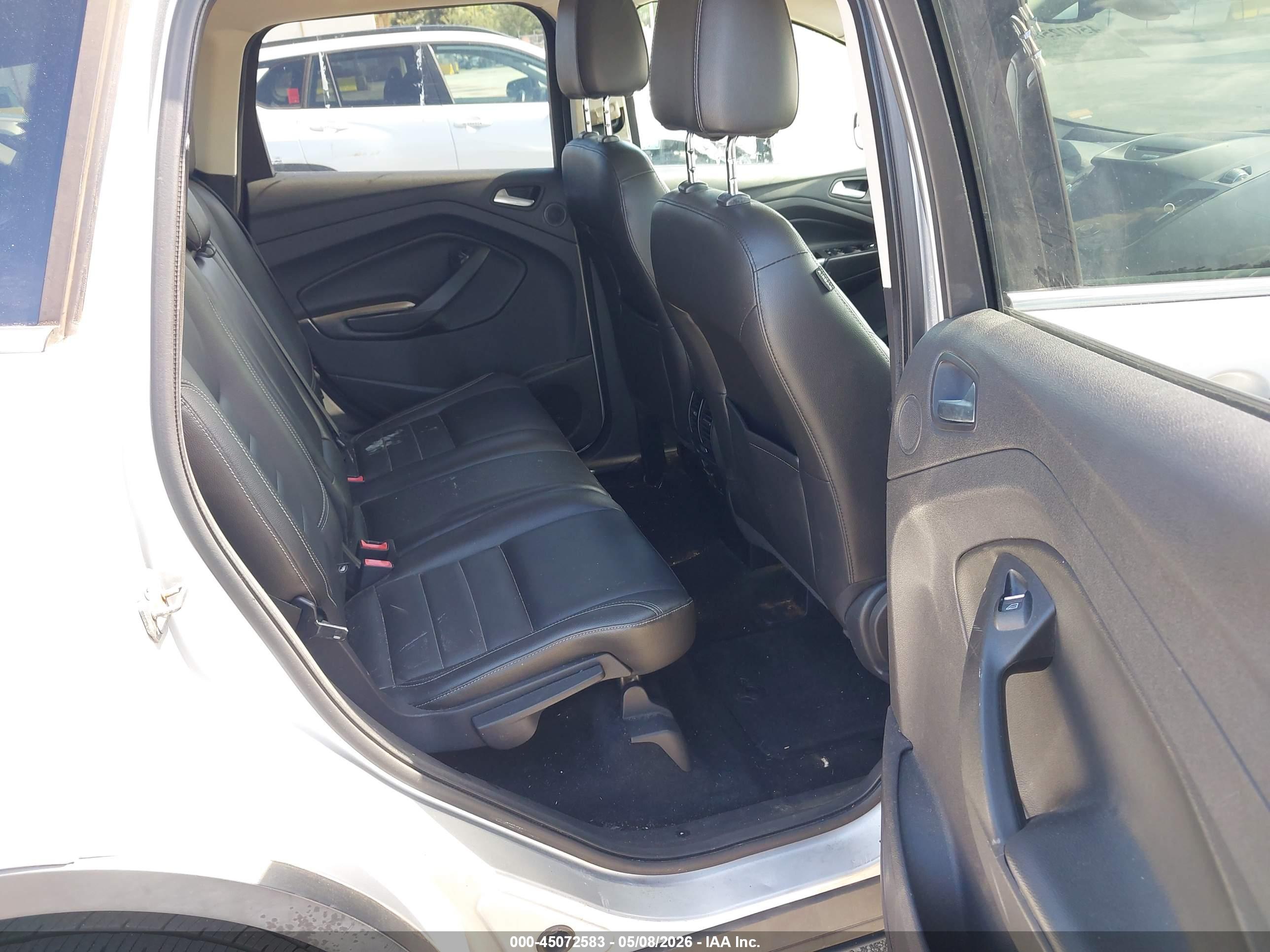 FORD ESCAPE image 8
