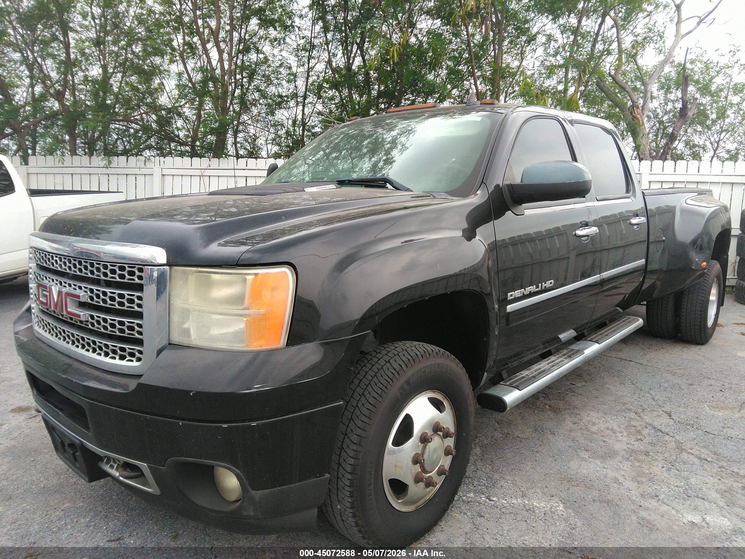 GMC SIERRA image 2
