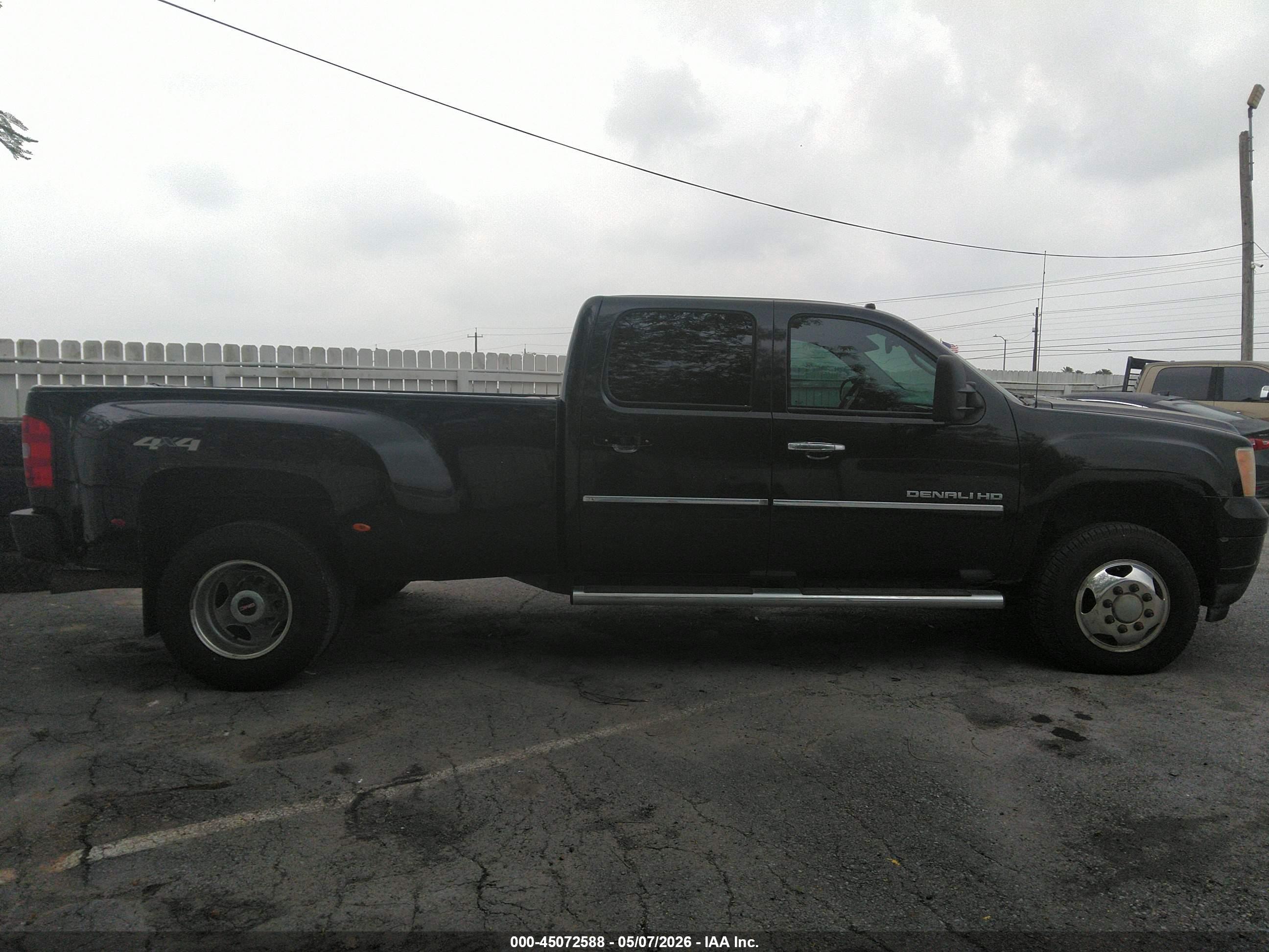 GMC SIERRA image 4